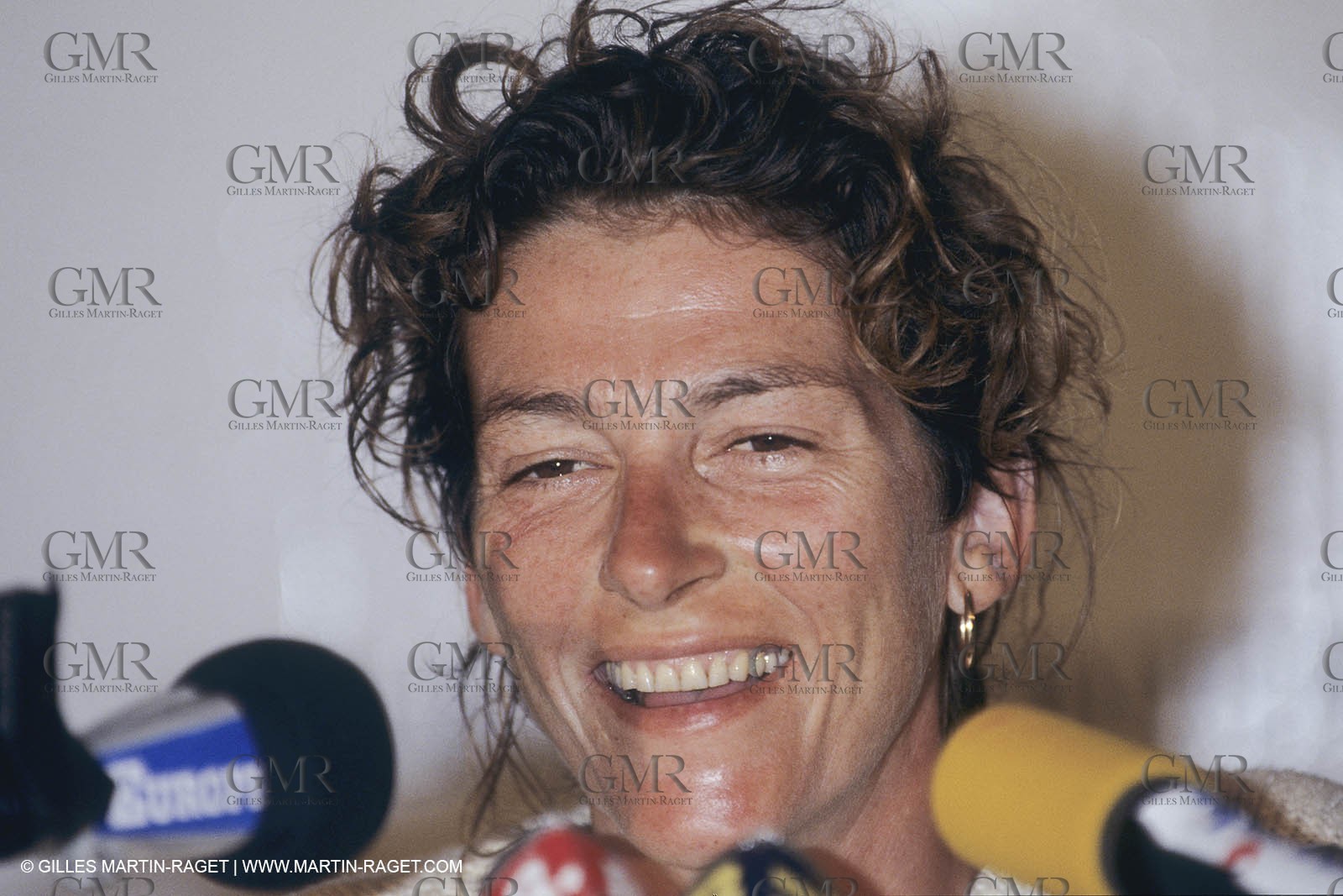 1990, Pointe à Pitre (Guadeloupe), Arrivée victorieuse de Florence Arthaud (Groupe Pierre 1er) dans la Route du Rhum 1990