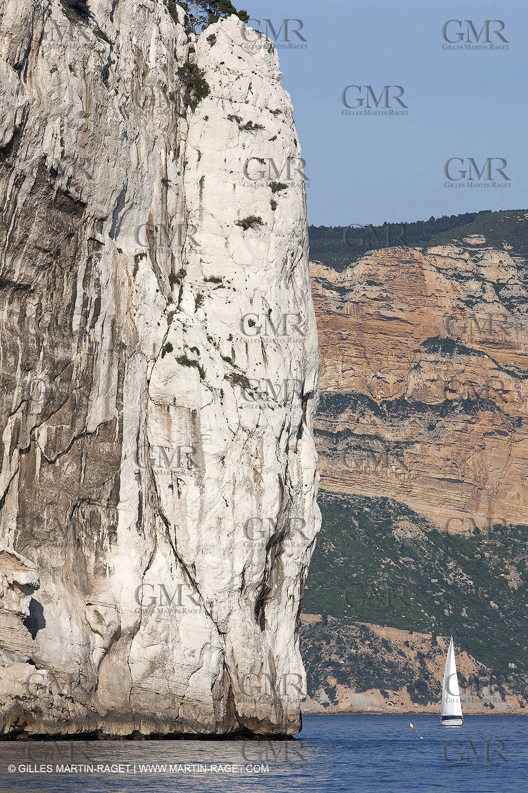 06 05 2009 - Marseille (FRA, 13) - Les Calanques - Au pied des falaises de Castelviel