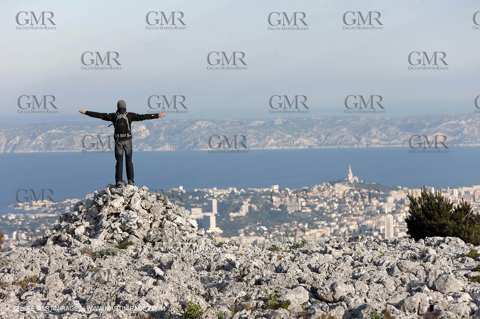 30 04 2009 - Marseille (FRA, 13) - Les Calanques - At the summit of Mount Puget