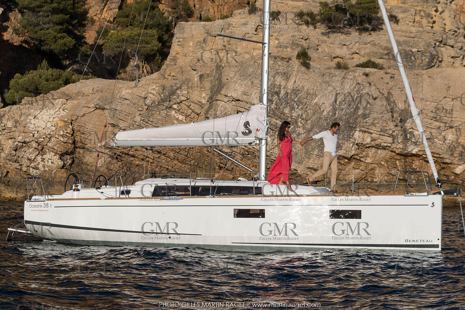 04 07 3017; Les EMbiez (FRA; 83) - Chantier Beneteau; Oceanis 38.1