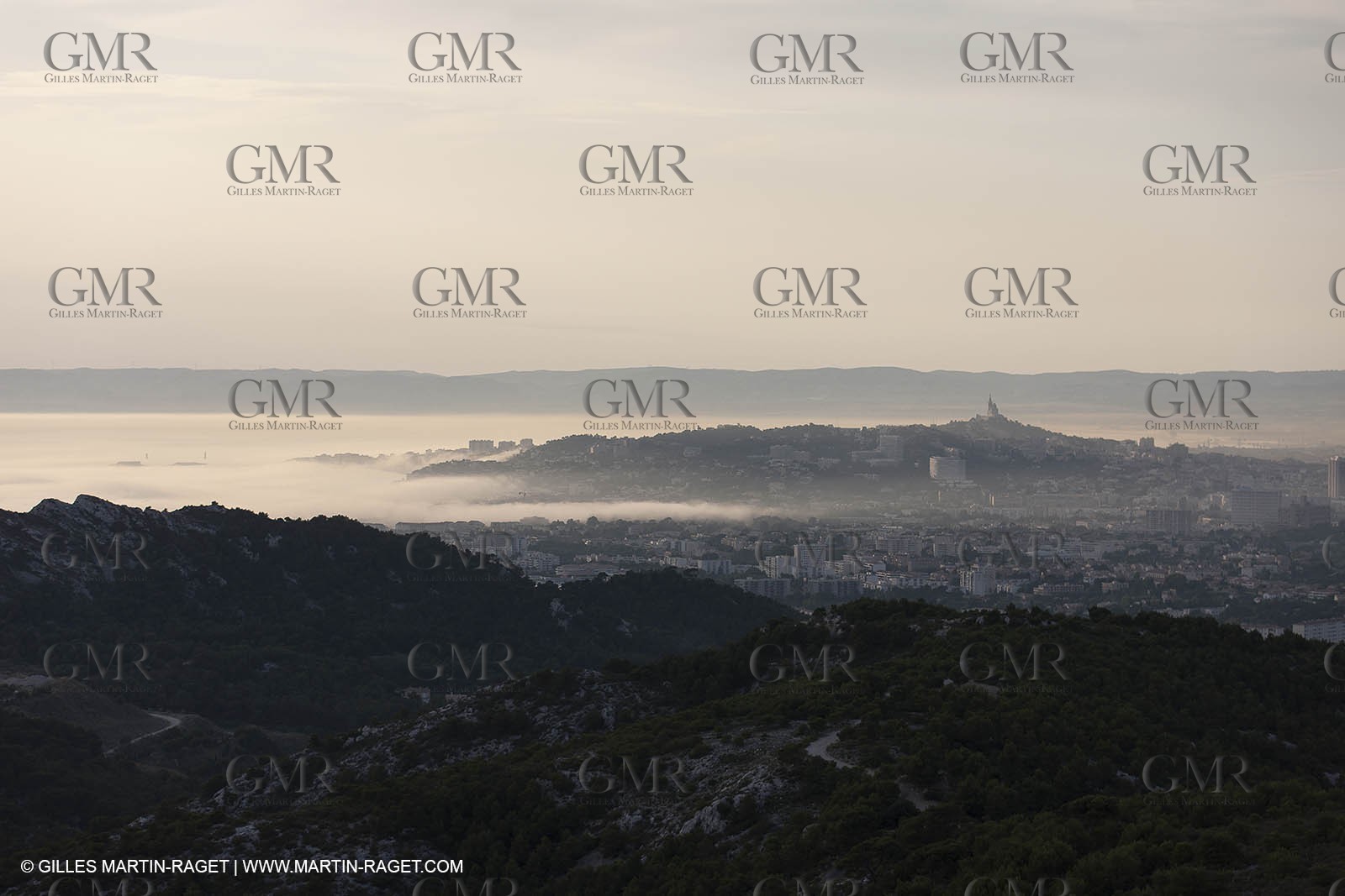 18 07 2012 -Marseille (FRA ) - Unusual foggy conditions