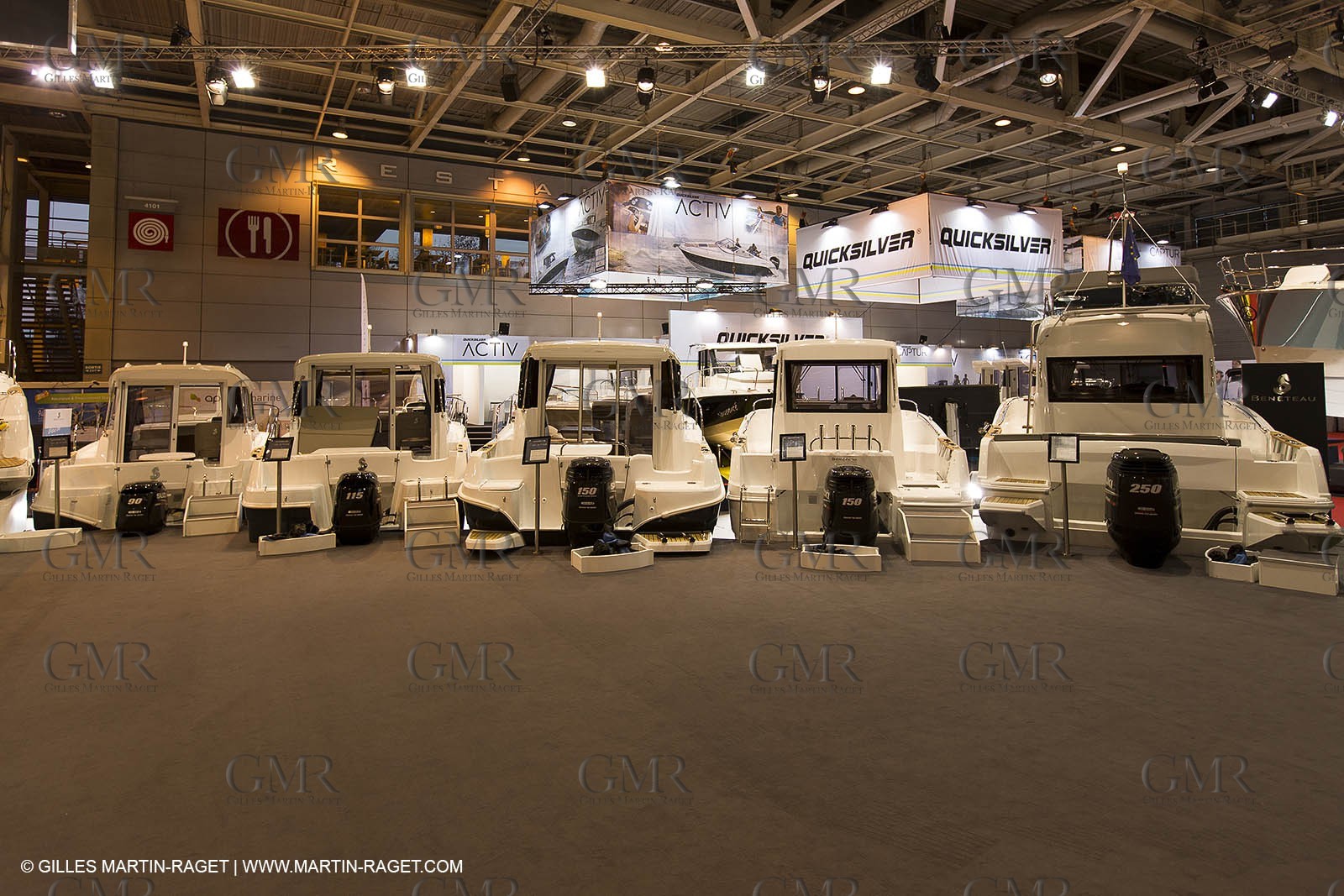 10 12 2013 - Paris (FRA,75) -Paris Boat Show - Beneteau booth