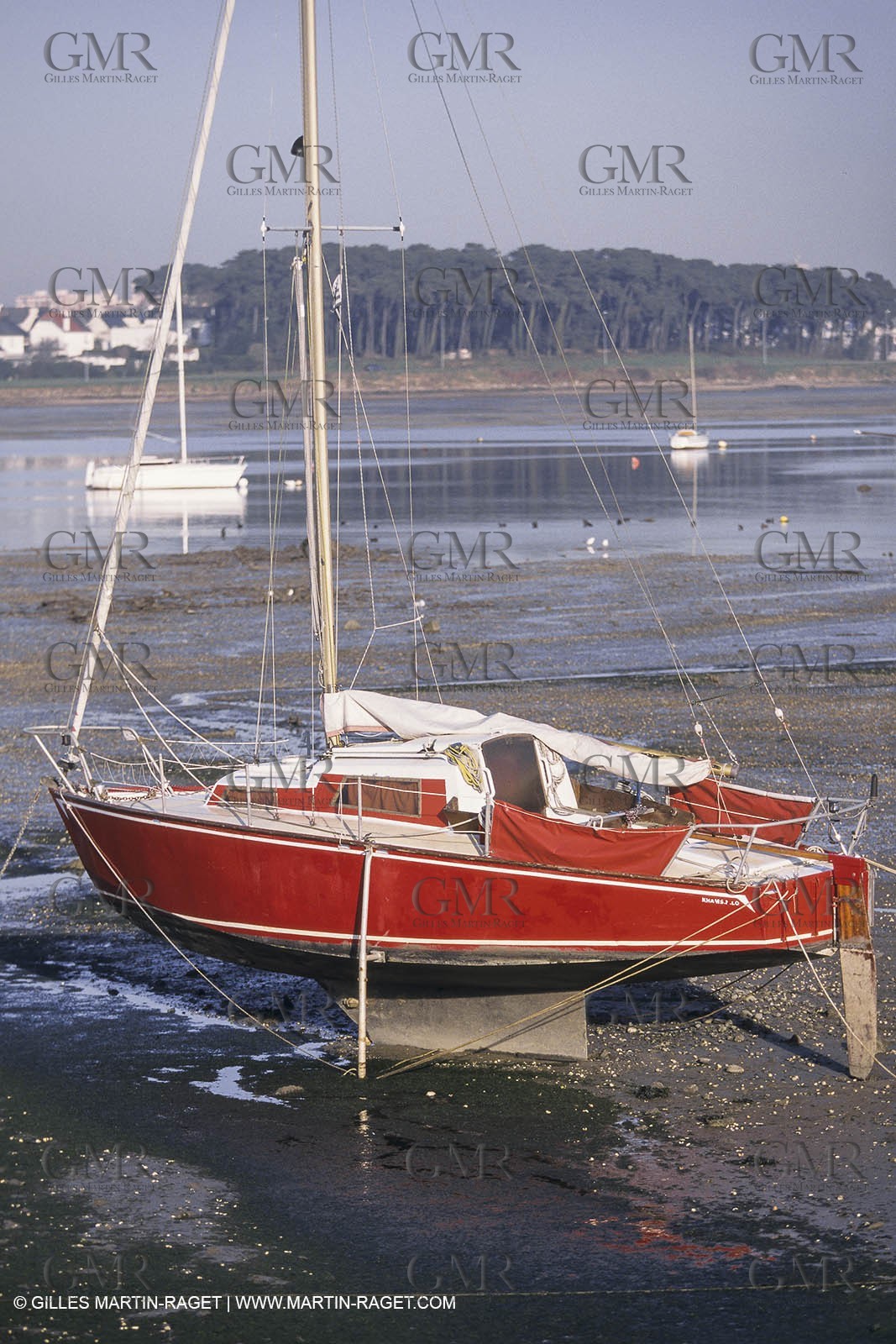 sailing, cruising, monohull at the mooring