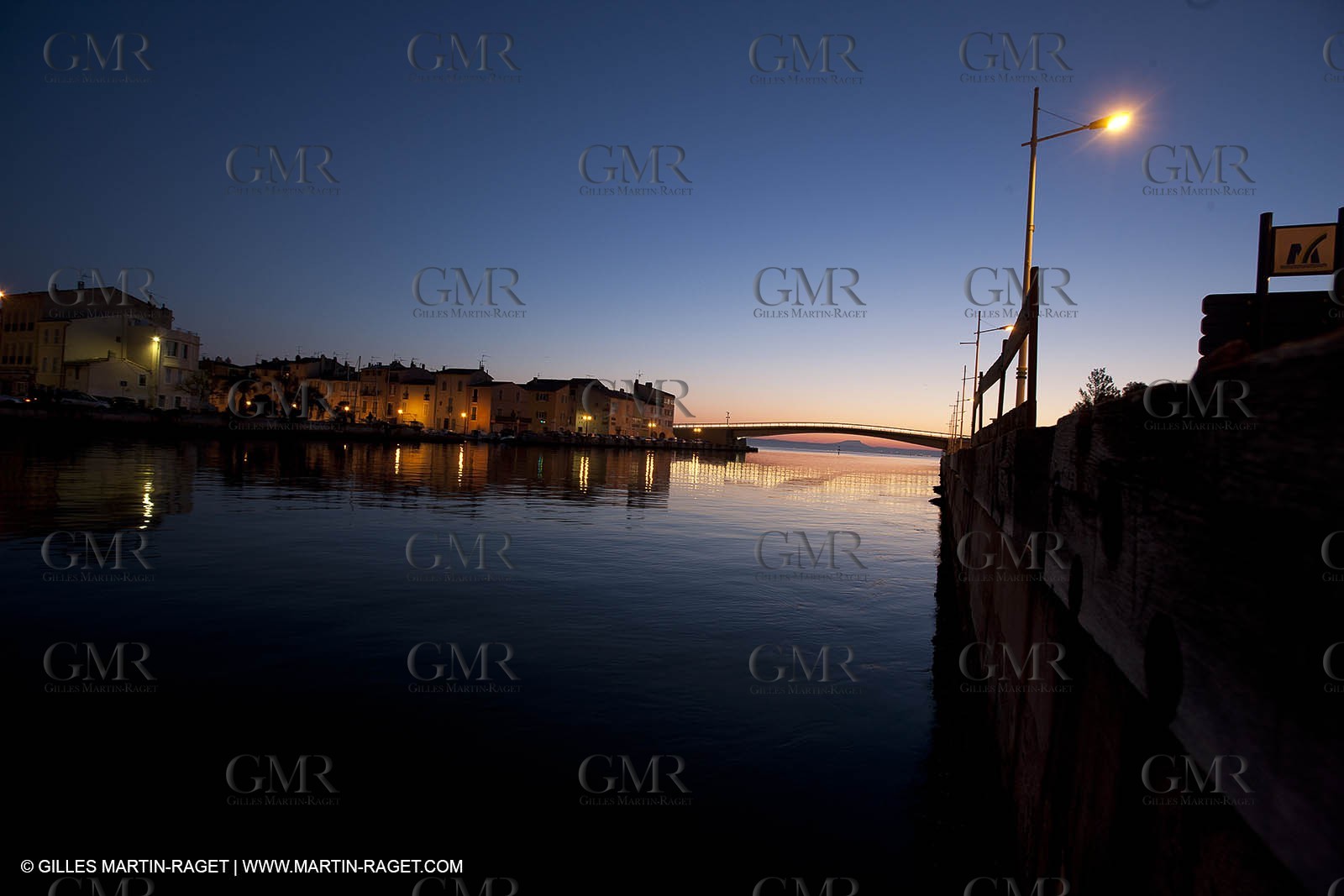 14 03 2012 - Martigues (FRA,13) - neighborhood Le Miroir (the mirror)