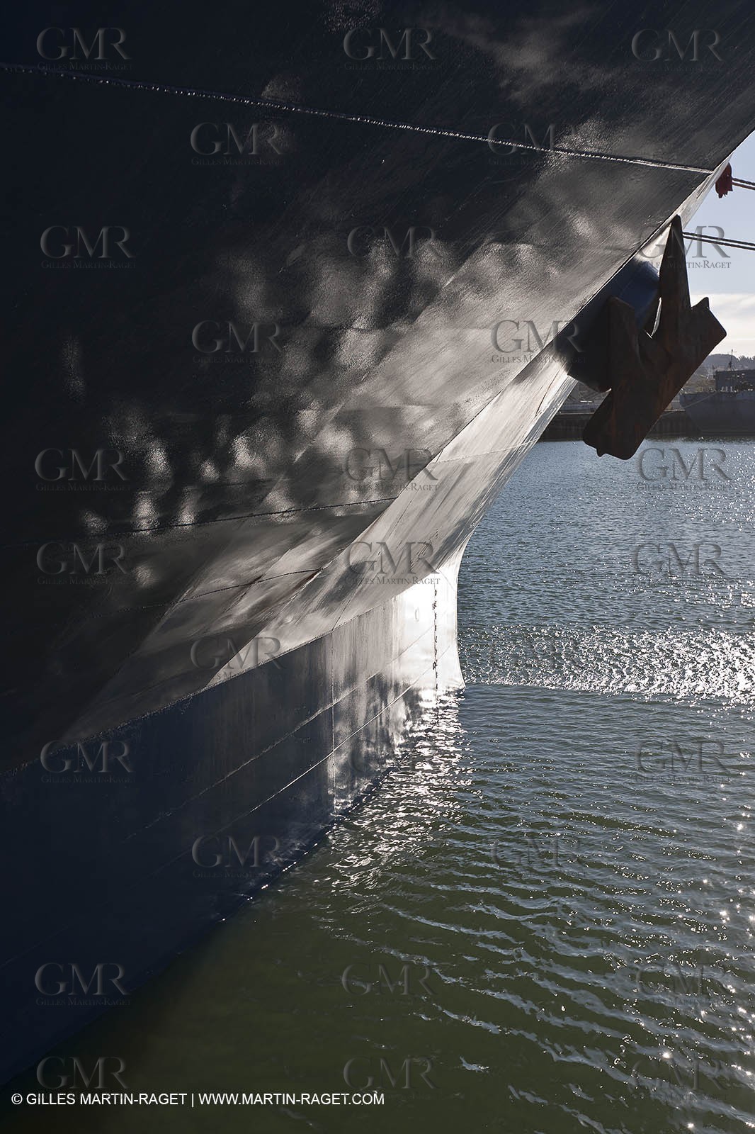 01 03 2011 - San Frnacisco (USA,CA) - Harbour operations - ship details - ship unloading - containers