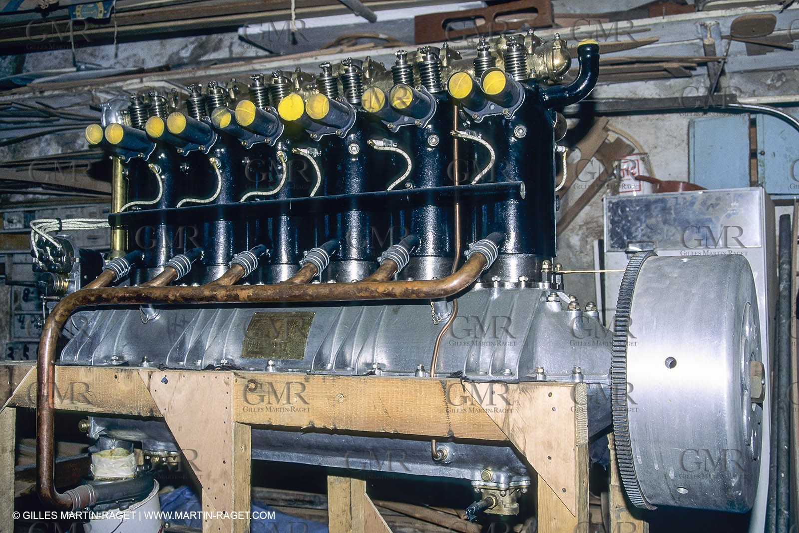 motor boats, claissc runabouts, cefit or Sagitta at Trapani boatyard (Cassis, FRA,13)