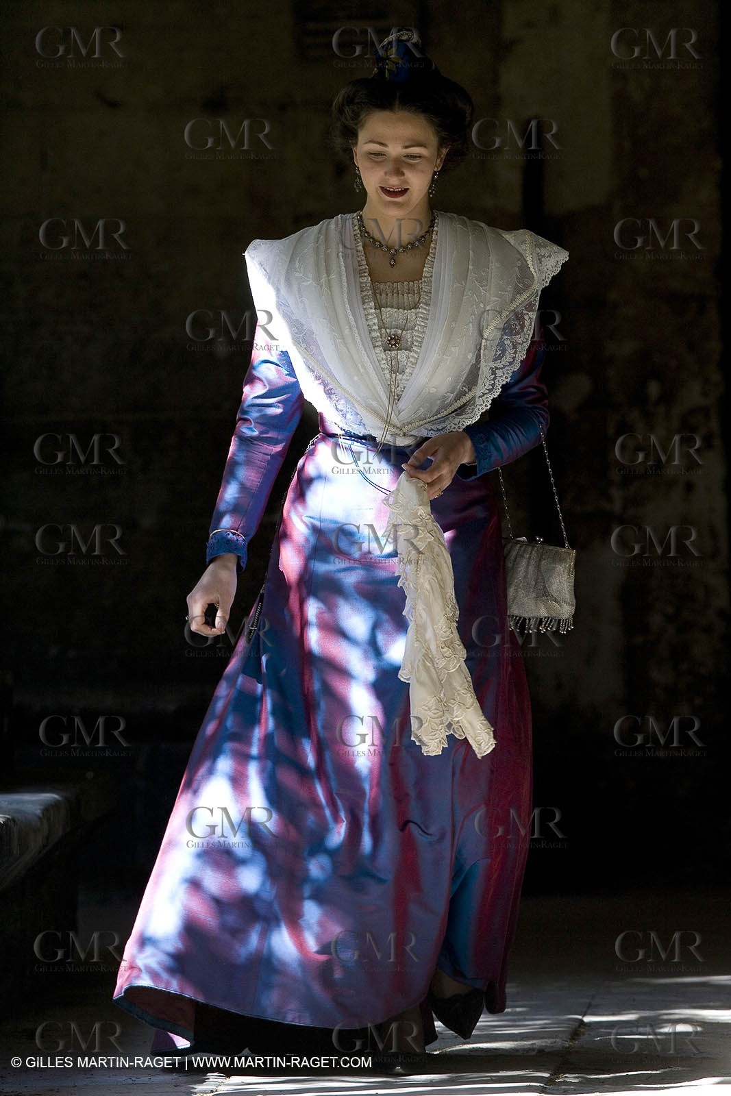 10 03 2007- Arles (FRA, 13) - Queen of arles and her assistants