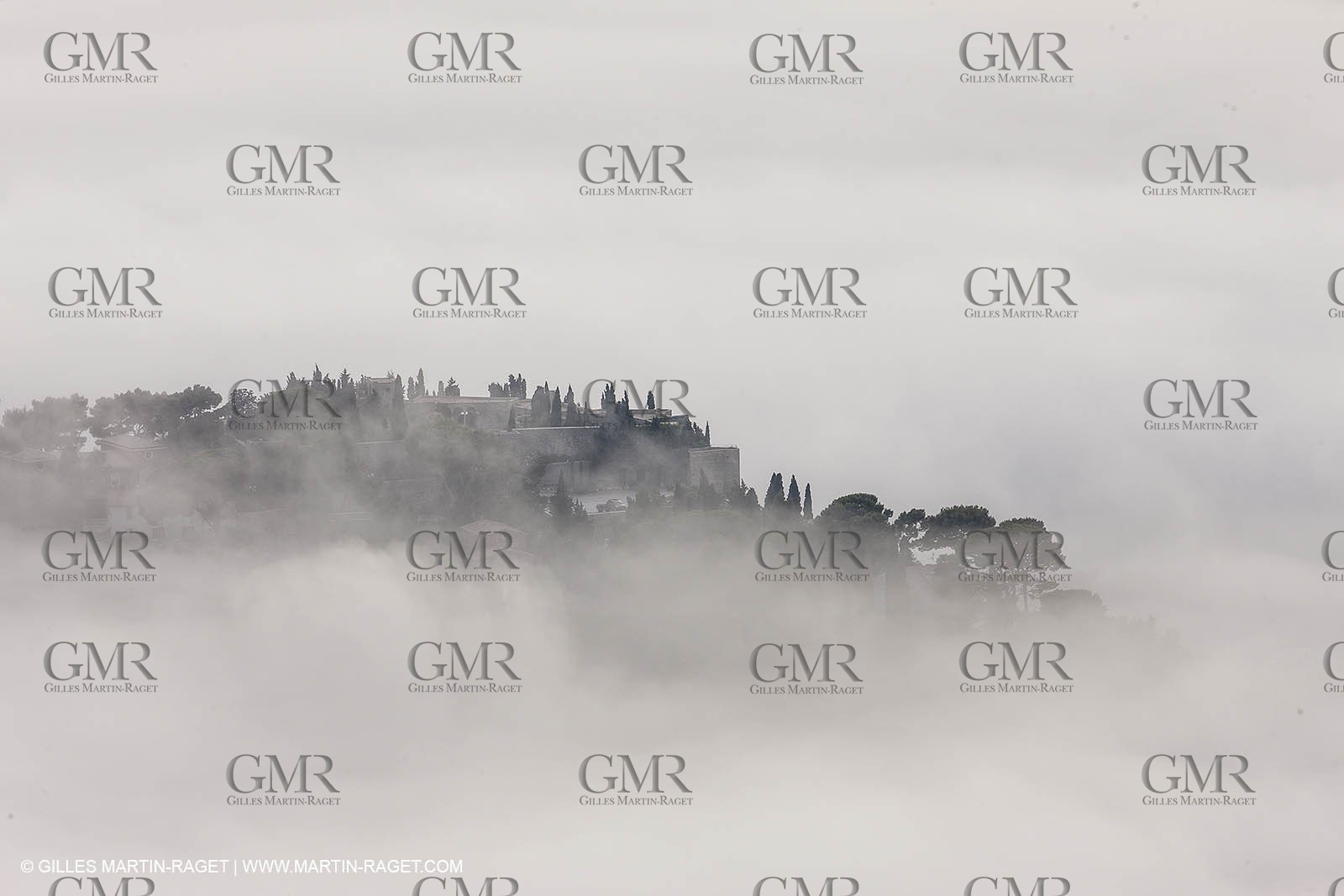 18 07 2012 - Cassis (FRA ) - The Calanques - Unusual foggy conditions