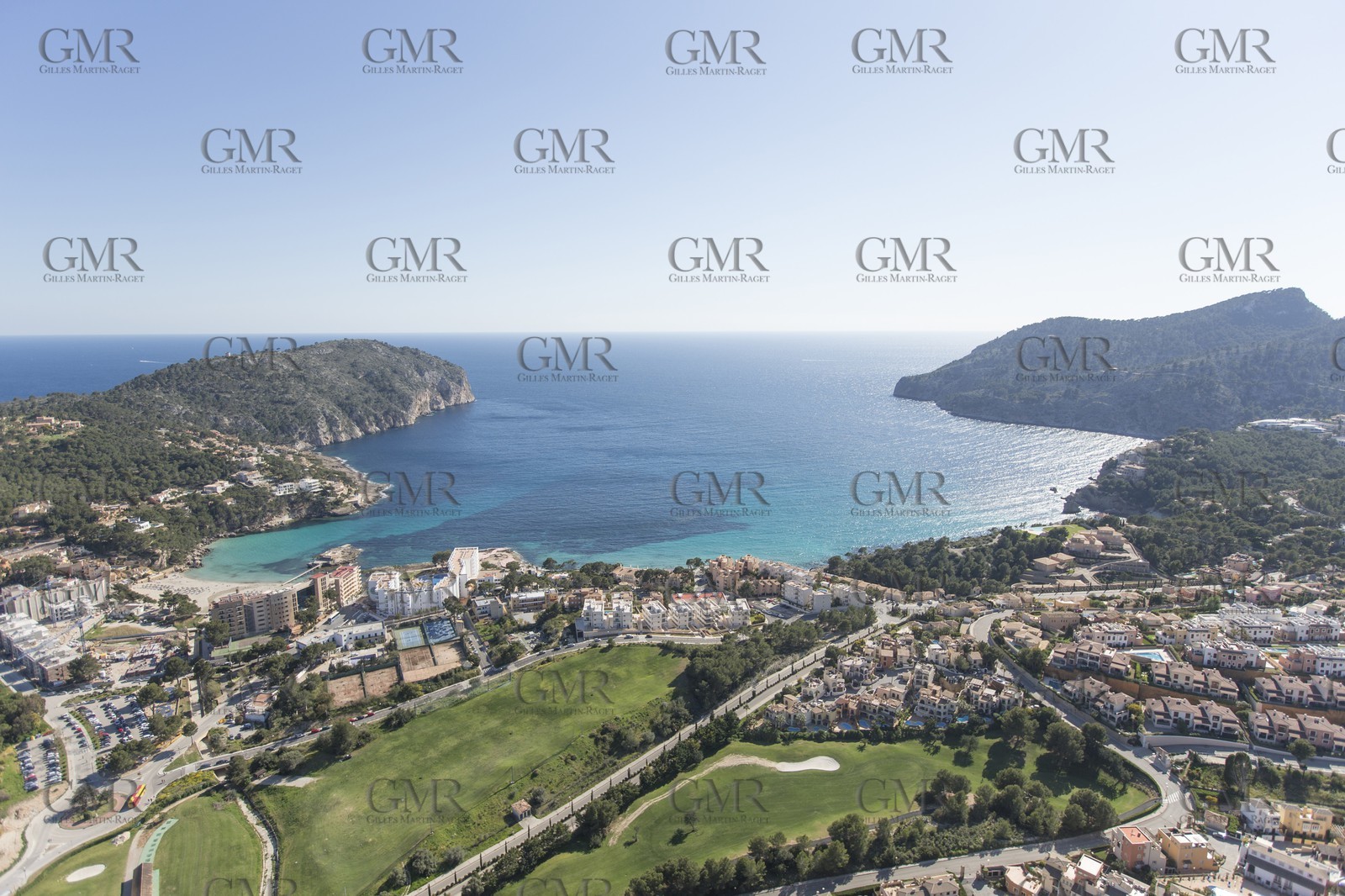 08 04 2015, Andraitx (Isla de Mallorca, Islas Baleares, ESP), Chantier Fountaine-Pajot, Motor Yacht 37