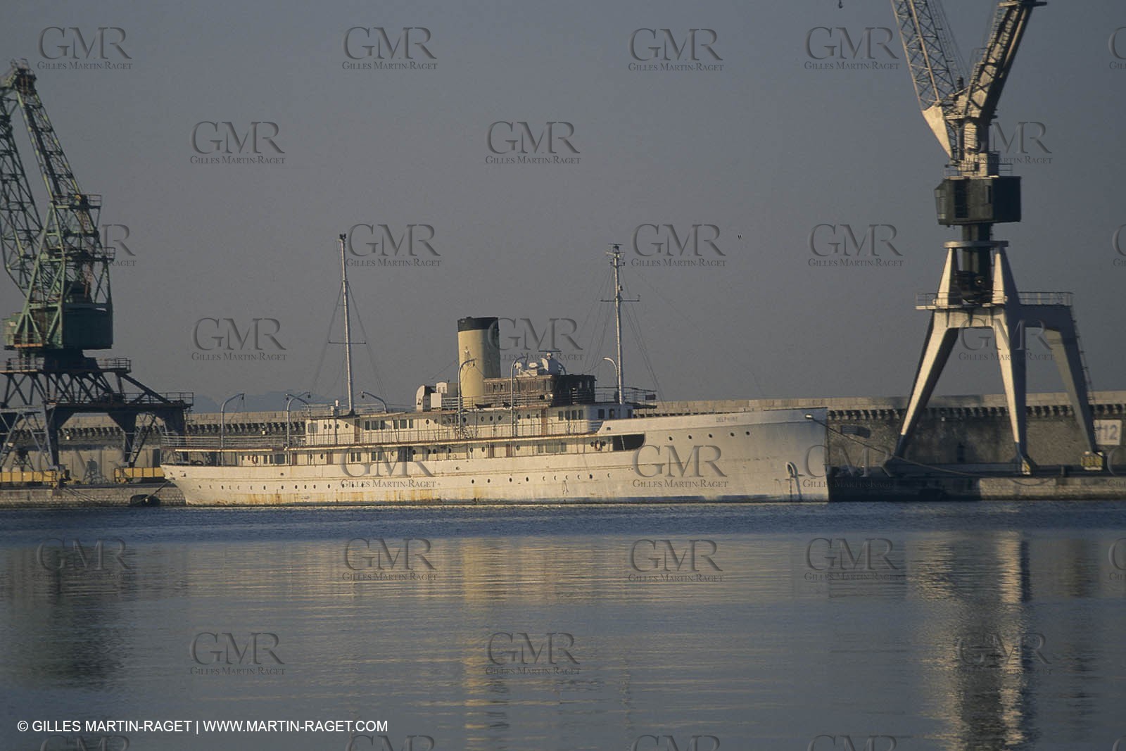 Super Motor Yachts, Delphine