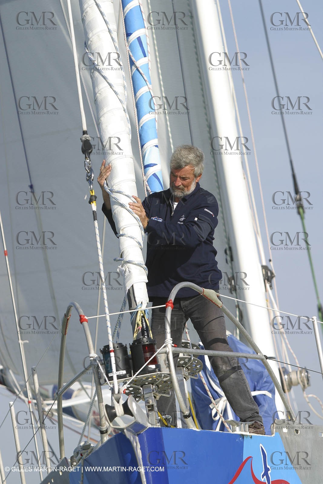 Round the world record wrong way - Adrien - Jean-Luc Van de Heede - Les Sables d'Olonne Start