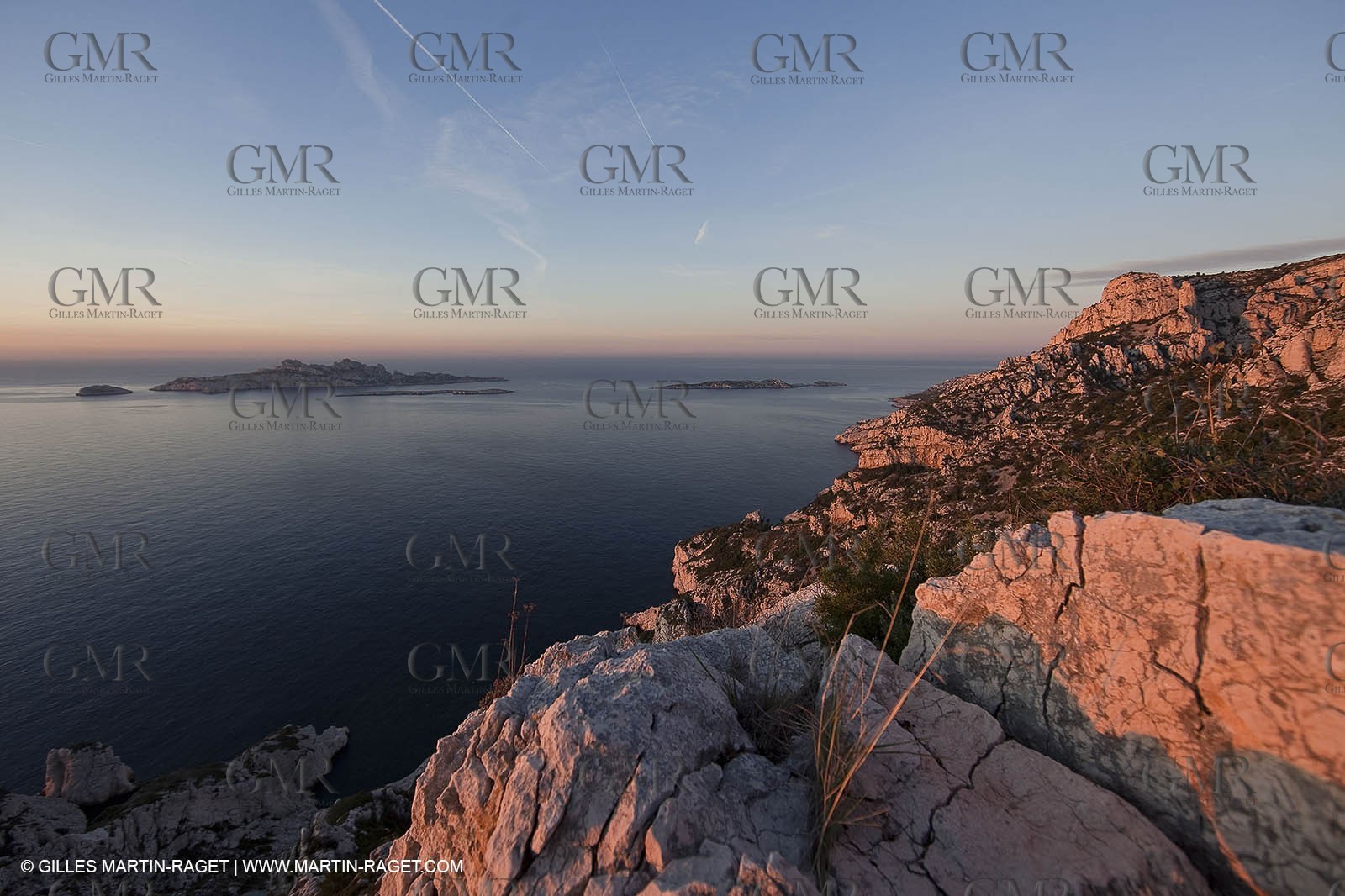 Décember 2009 - Marseille (FRA) - Les Calanques - La Melette rocks as seen from Cortiou pass