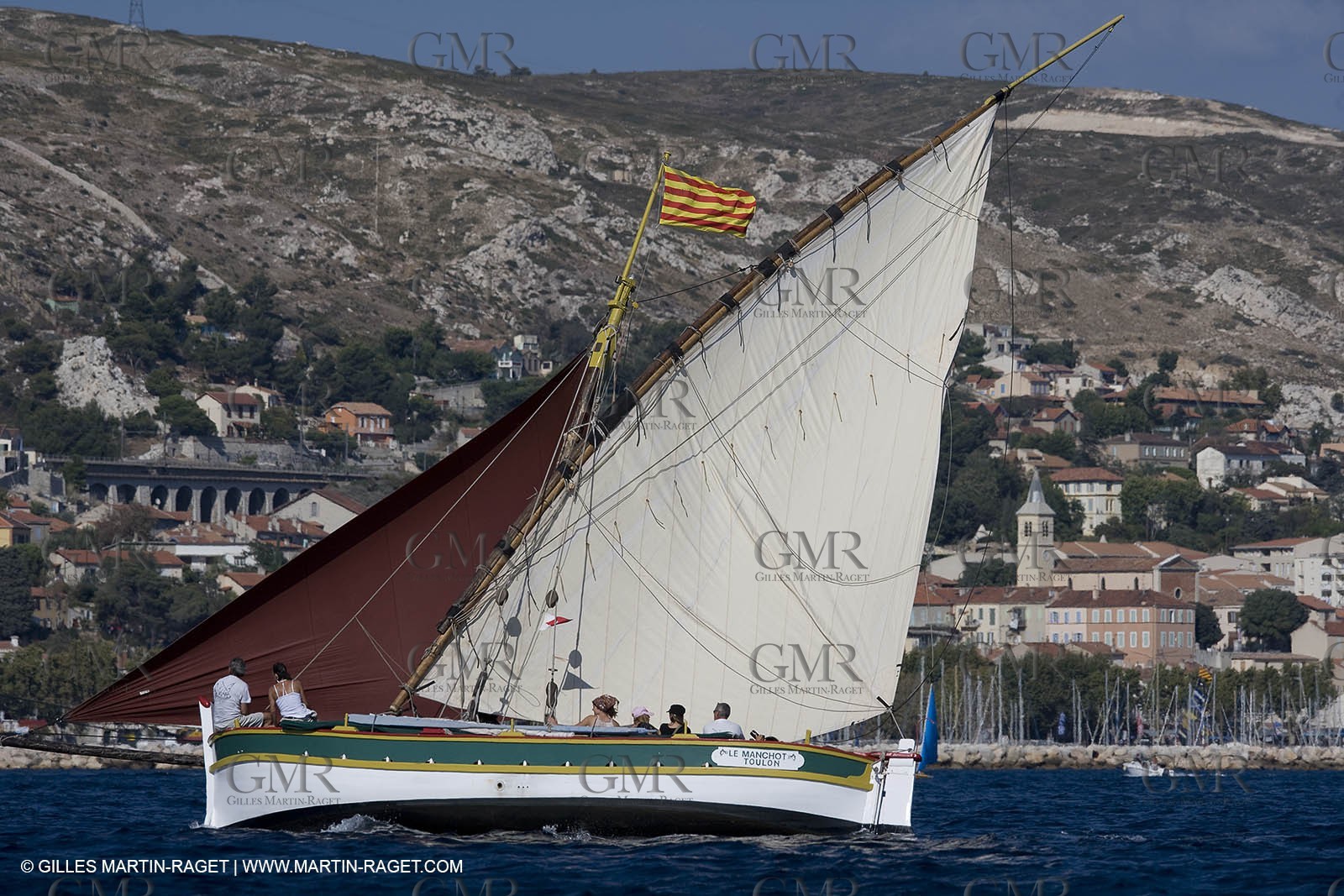 1 09 2007 - Marseille (FRA, 13) - Latin rigs in l'Estaque (Marseille north bay village)