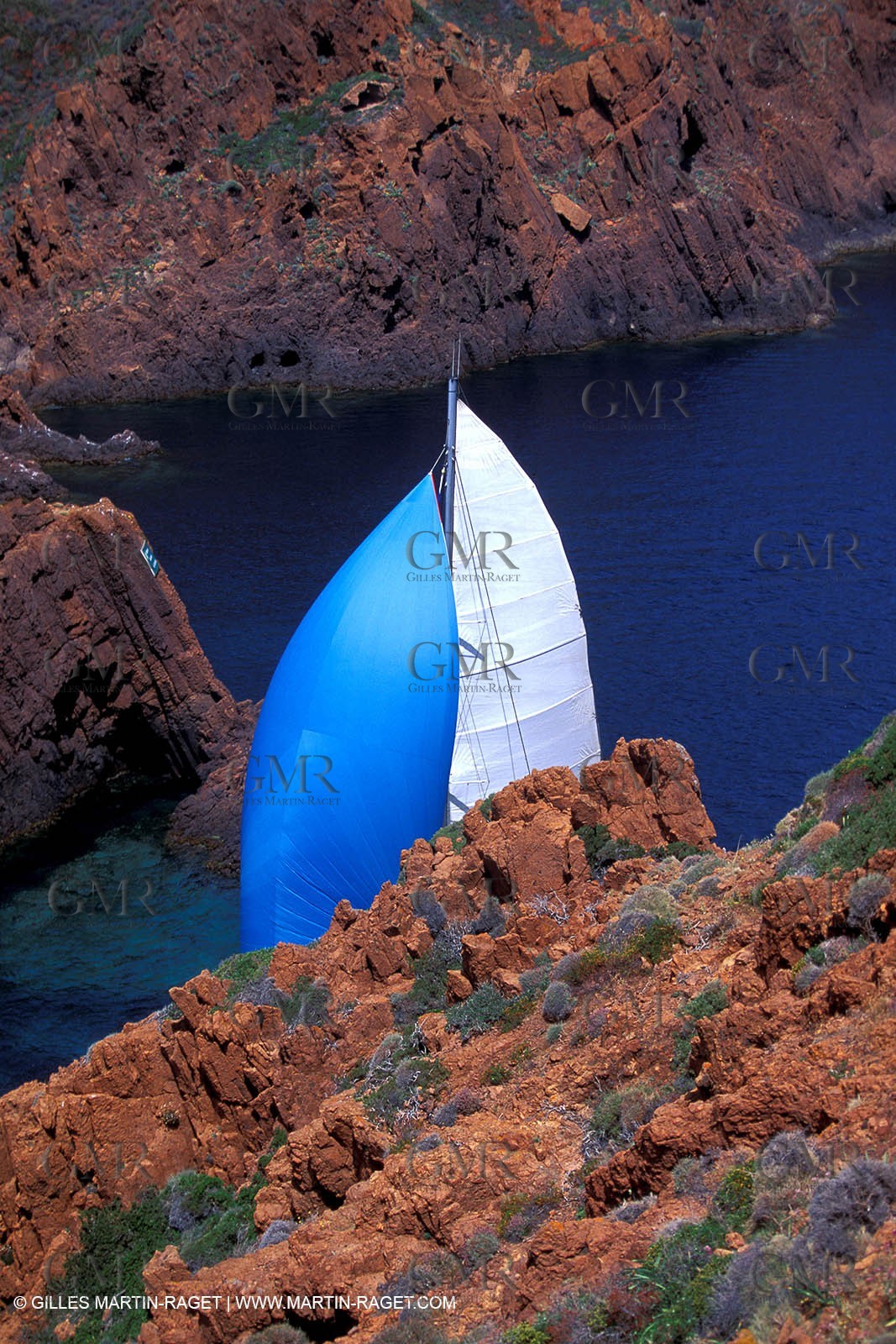 Cruising multihull sailing