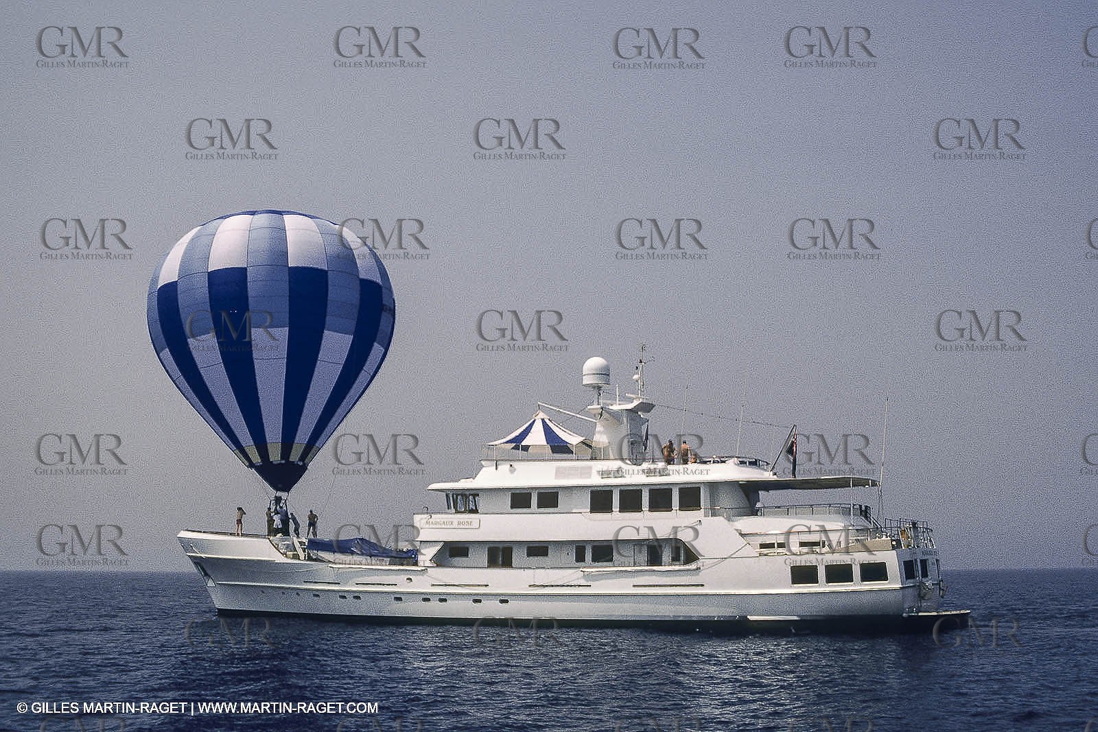 Powerboating, super Yachts