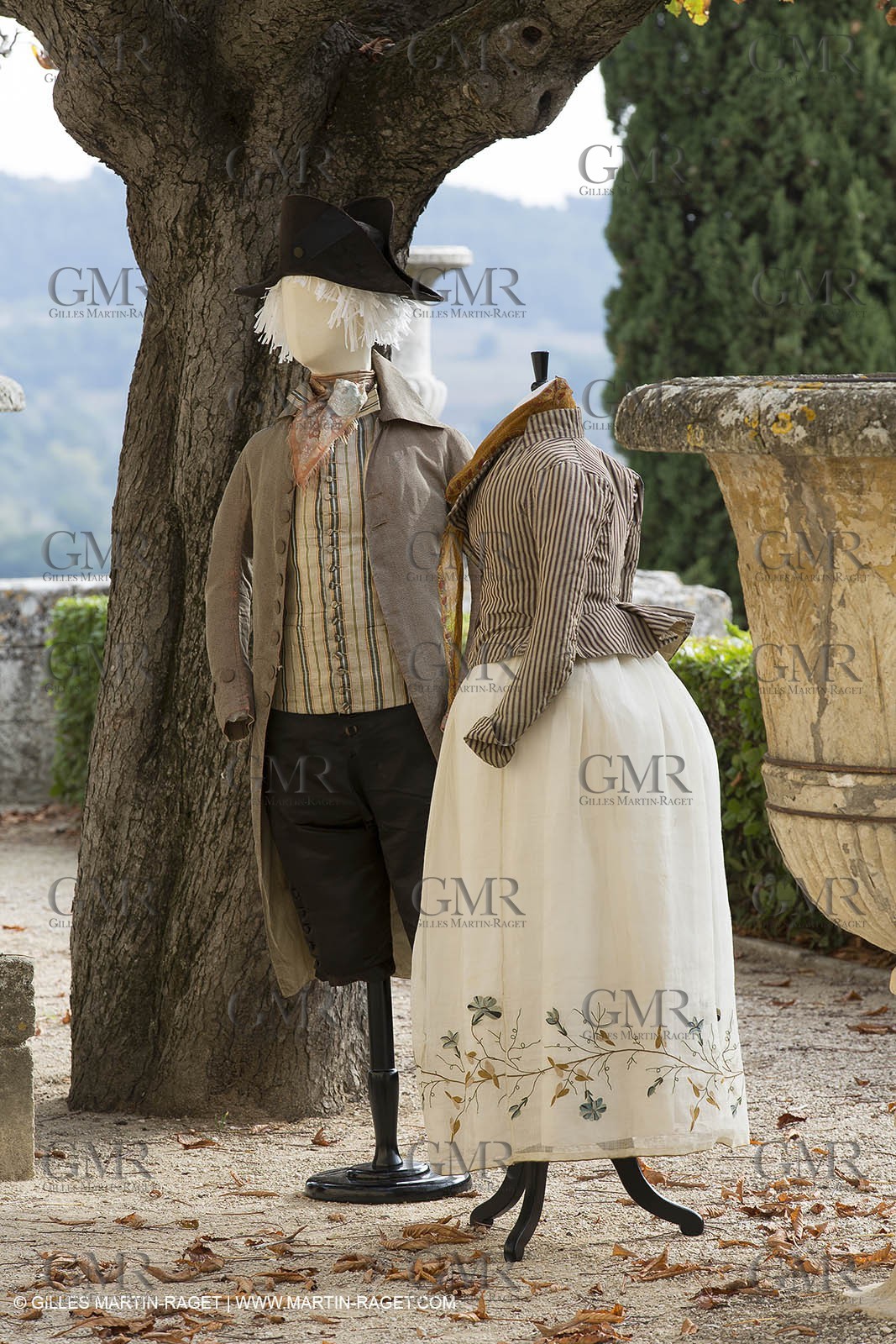 31 10 2013 - Ansouis (FRA,84) - Ansouis castle - Costumes of the exhibit Men costumes