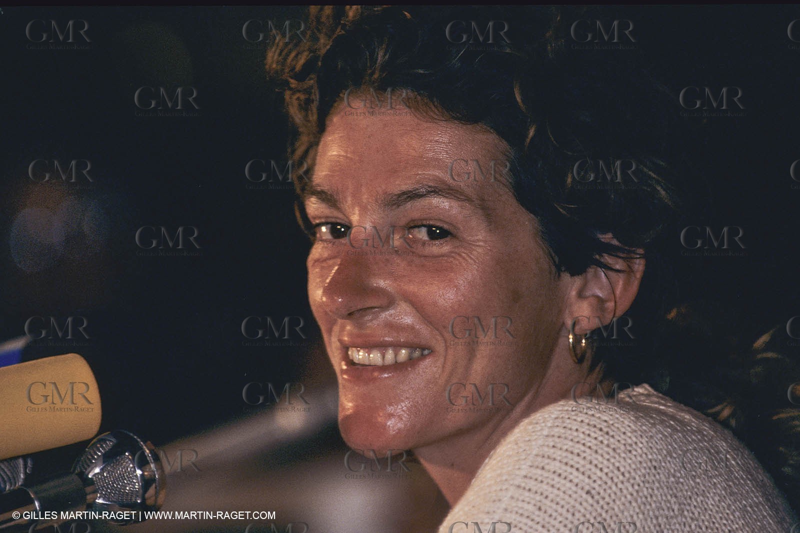 Novembre 1990, Pointe à Pitre, Route du Rhum 1990, Arrivée Victorieuse de Florence Arthaud