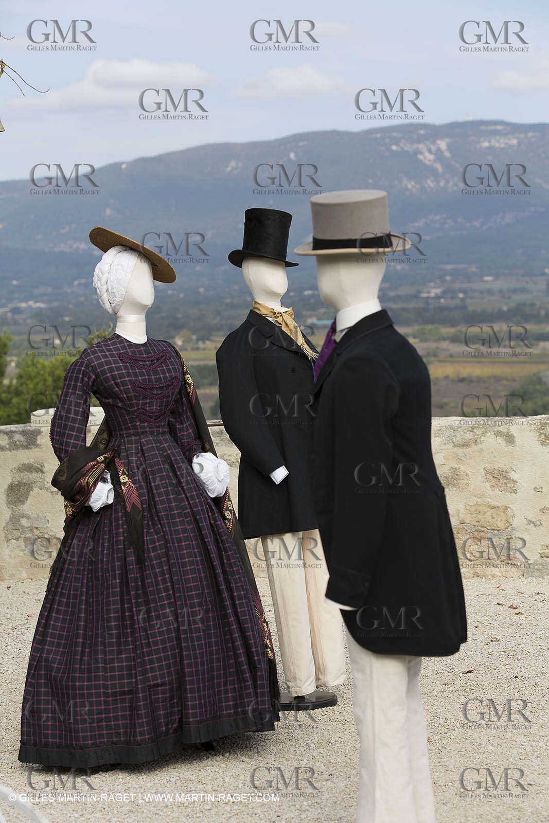 31 10 2013 - Ansouis (FRA,84) - Ansouis castle - Costumes of the exhibit Men costumes