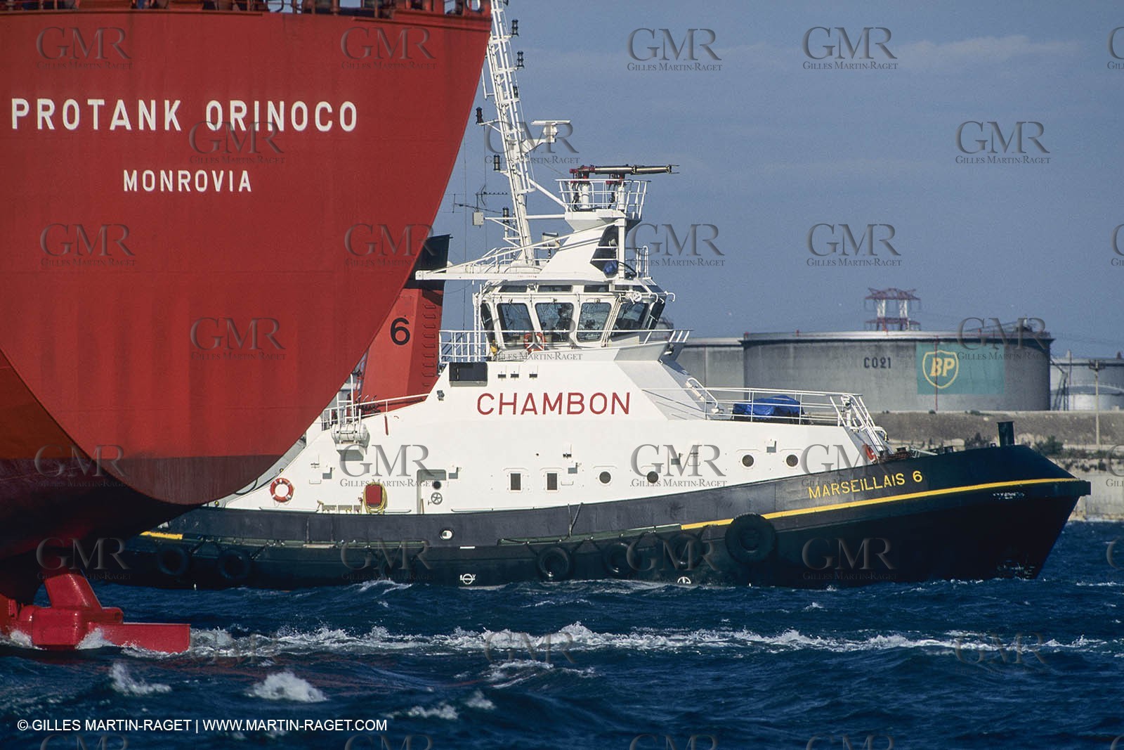 Monde maritime, opérations porturaires, ports, manoeuvres, marine world, harbour operations, maritime shipping,