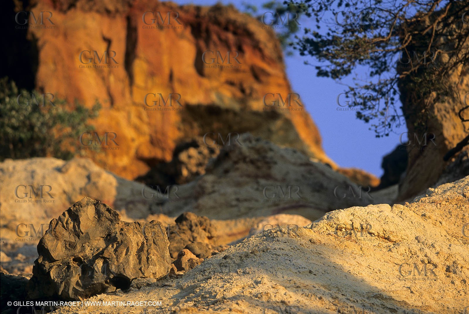 France, Provence, Luberon, Carrières d'ocre près d'Apt, ocher stone pit near Apt
