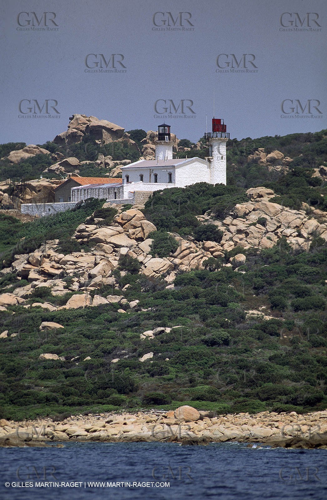Phare de Sénétose (France, sud Ouest Corse)