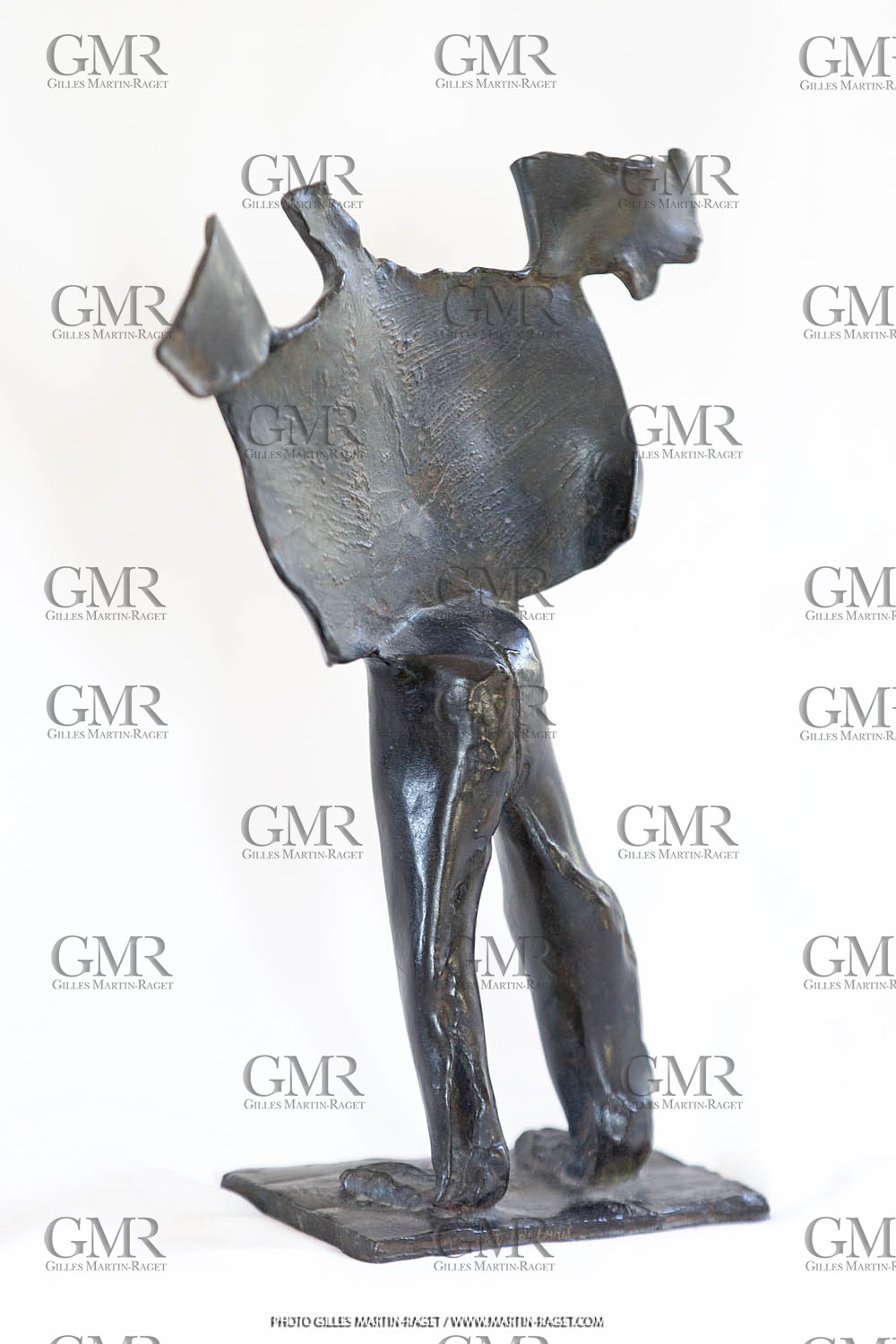 06 03 2016, Marseille, (FRA,13), Oeuvre de Germaine Richier, Homme de la nuit n°1 1954, Bronze patiné foncé, Numéroté 8 8, Fondeur L. Thinot, Paris, 27,5 x 20,4 x 9 cm, Collection particulière