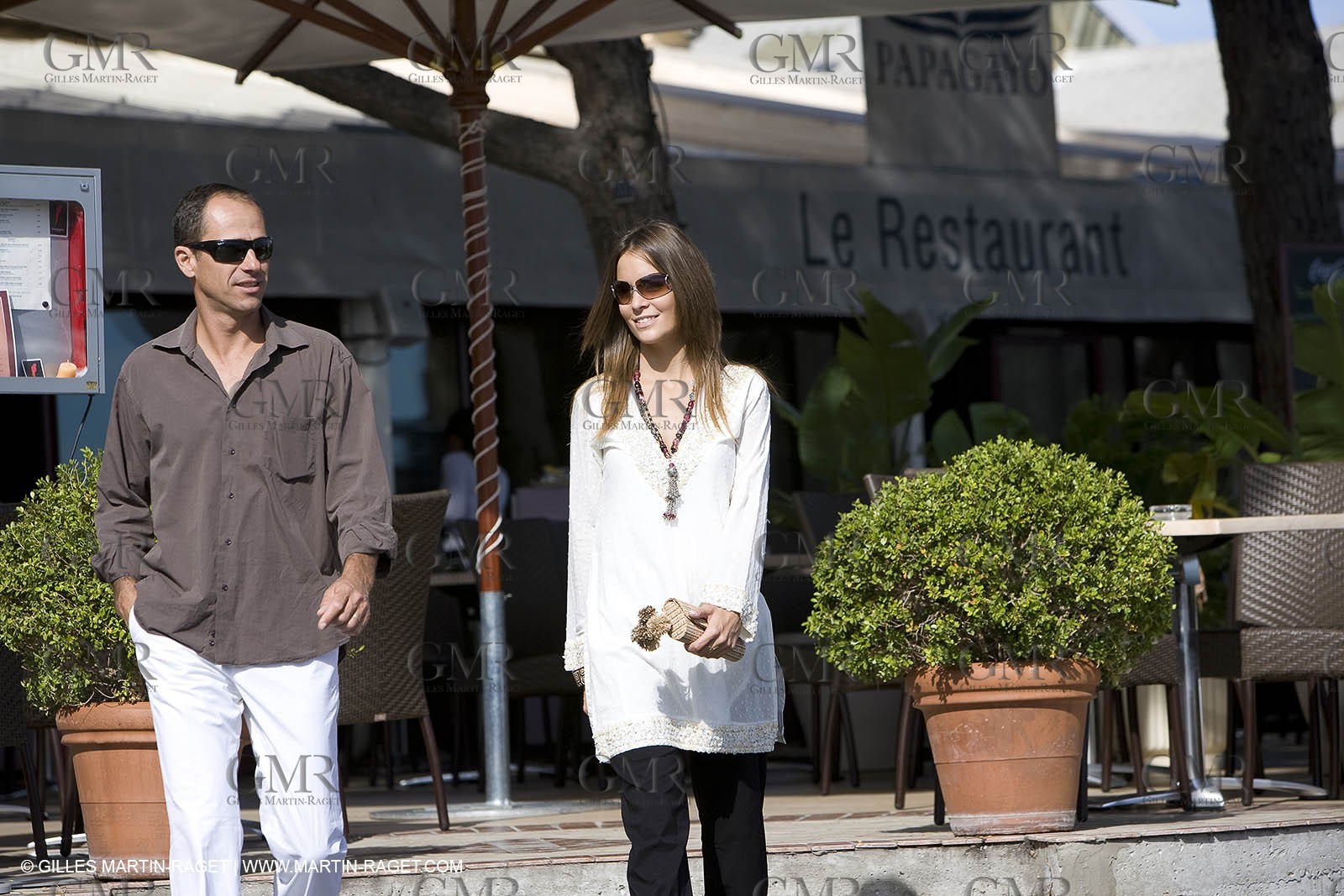 06 09 2007 - Saint Tropez (FRA, 83) - Superyachts - Motoryachts - Mangusta 92 Triple Fun in Saint Tropez - - Shopping in Saint Tropez