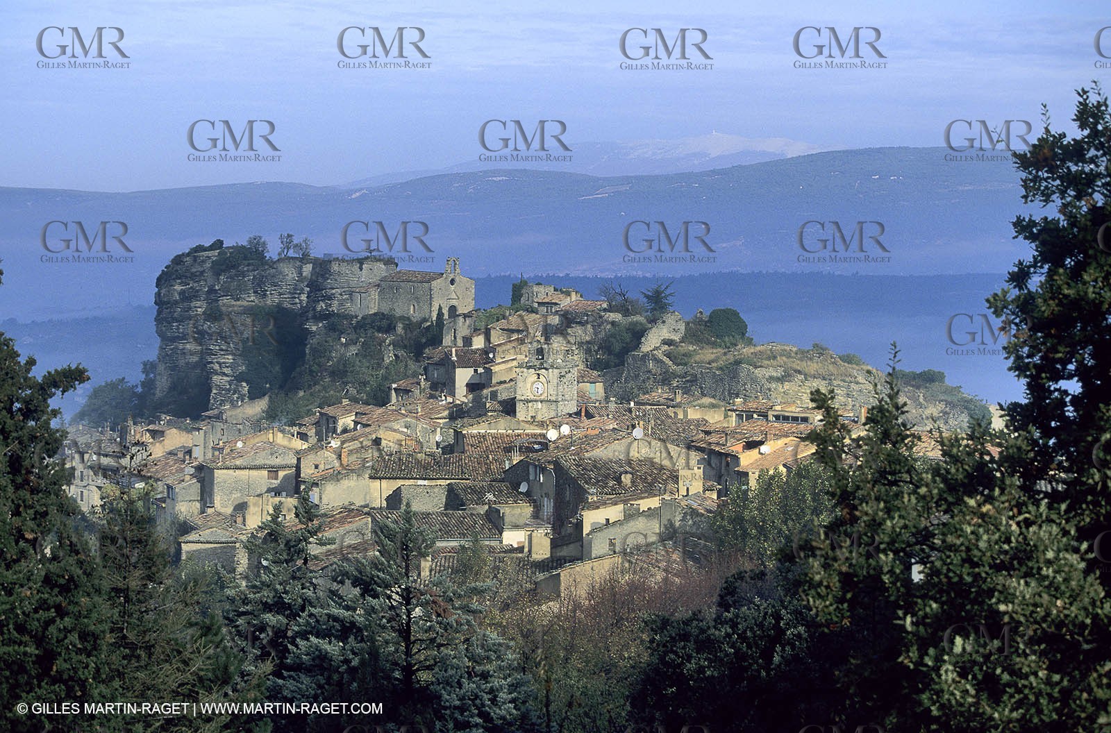 Saignon - Higher Provence village - Luberon