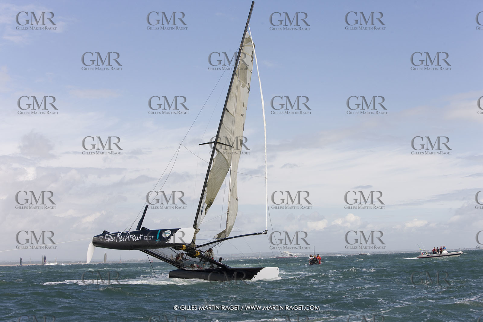 04 08 2008 - Cowes (UK, IOW) - BMW ORACLE Racing - IShare Cup Cowes - Racing Day 3