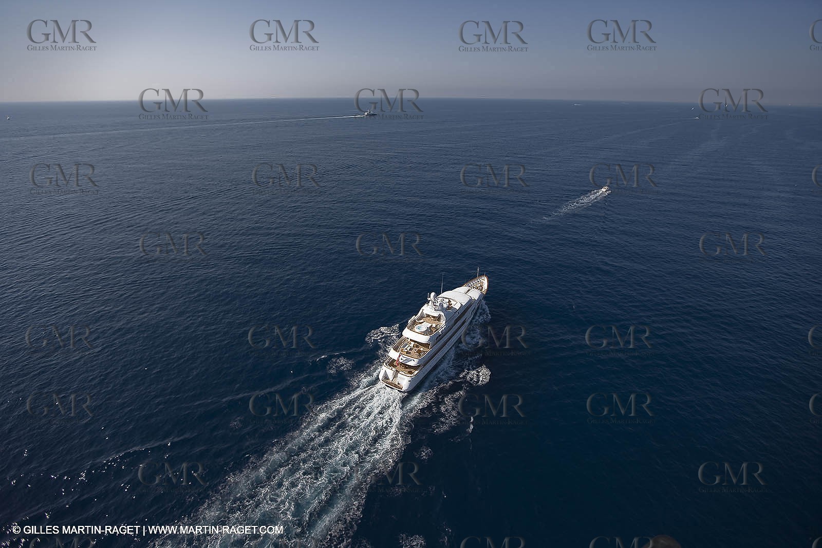 28 07 2007 - St Jean Cap Ferrat - SuperYachts - Motor Yachts - Hampshire