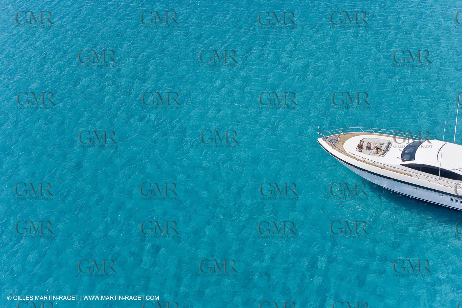 06 09 2007 - Saint Tropez (FRA, 83) - Superyachts - Motoryachts - Mangusta 92 Triple Fun in Saint Tropez - Mooring at Club 55 at Pampelonne Beach