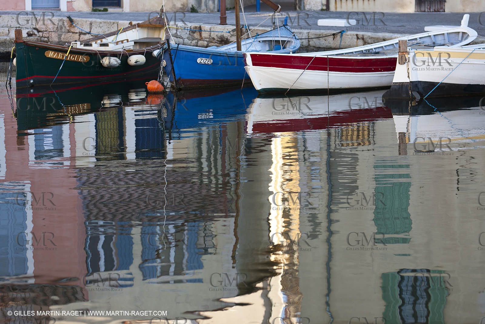 14 03 2012 - Martigues (FRA,13) - neighborhood Le Miroir (the mirror)