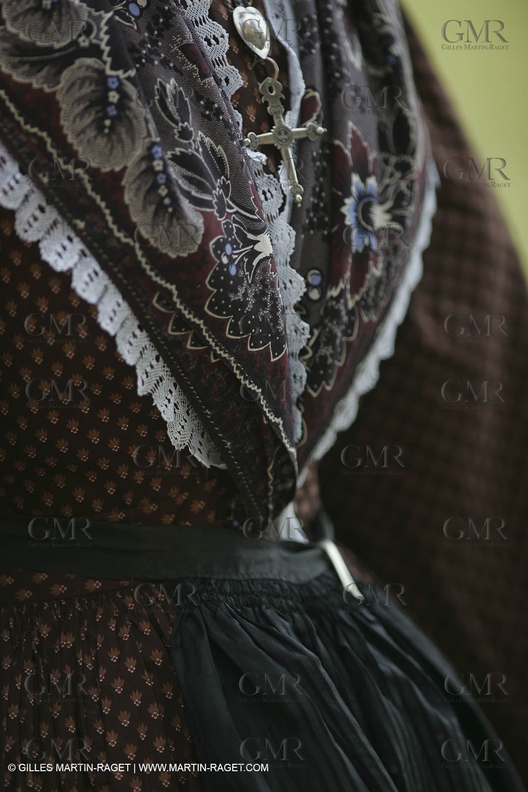 May 2004 - La Tour d'Aigues (FRA, 84) - Old costumes for women of the South exhibition