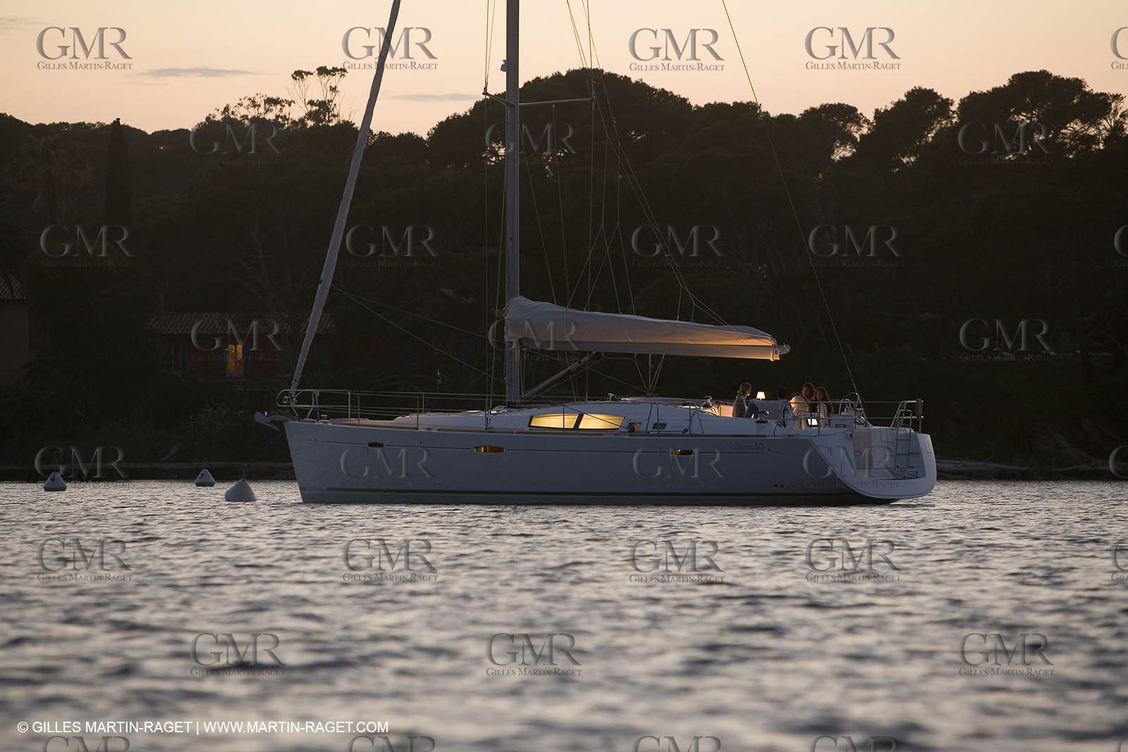 Cruising monohull mooring