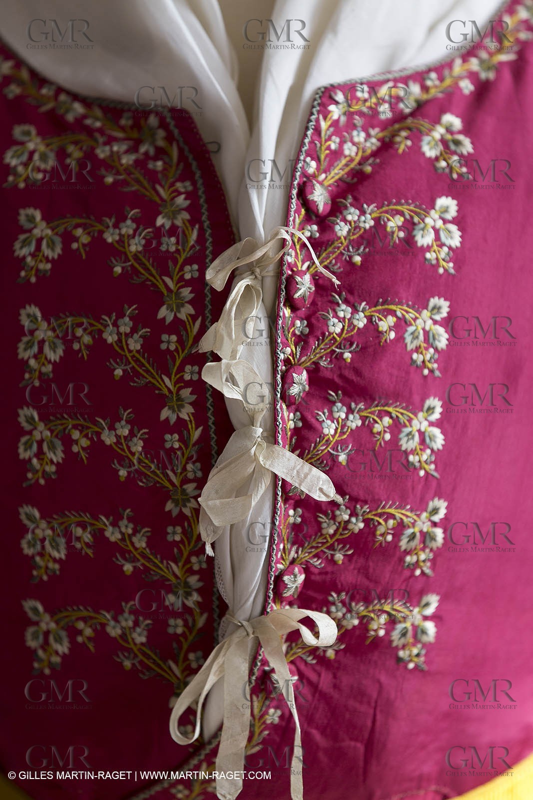 31 10 2013 - Ansouis (FRA,84) - Ansouis castle - Costumes of the exhibit Men costumes