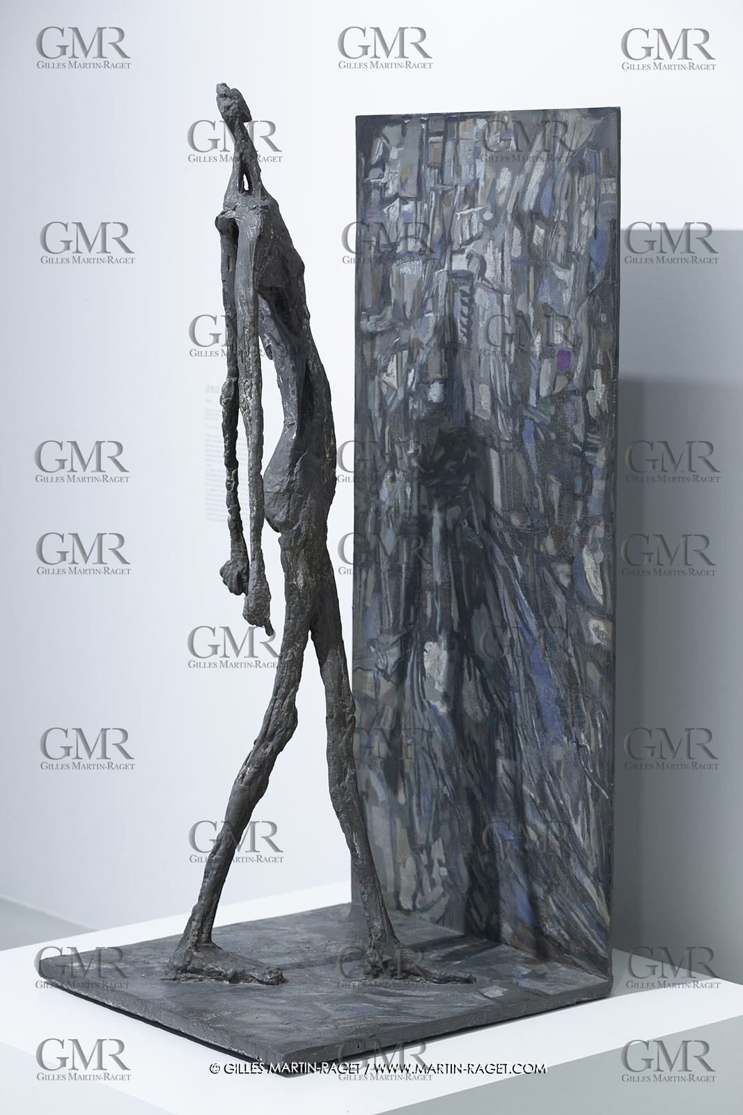 30 10 2023, Montpellier (FRA), oeuvre de Germaine Richier, Exposition Centre Pompidou - Musée Fabre 2023, La Ville, oeuvre en collaboration avec Maria Helena Viera da Silva 1952, Pièce unique, Plomb et huile sur plomb, 135,5 x 62,5 x 62,7 cm, Collectionb particulière