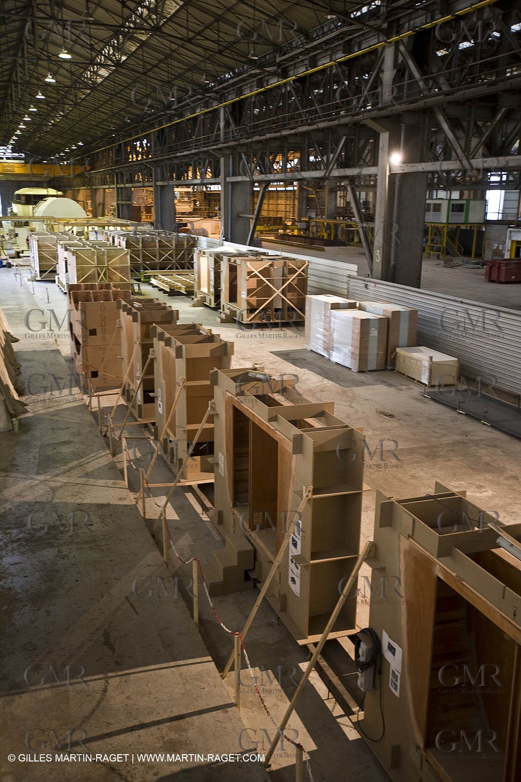 22 01 2008 - La Ciotat (FRA, 13) - Construction of cruising catamaran Nahema at H2X boatyard -modules lamination