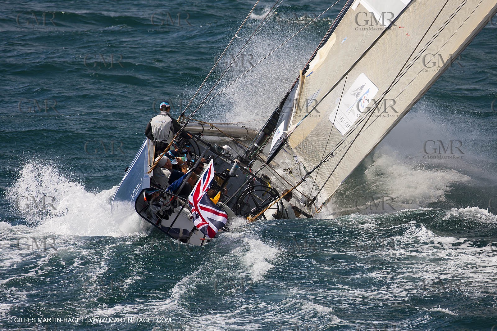 05 08 2010 - Cowes (UK, IOW) - The 1851 Cup -  BMW ORACLE Racing -  - Round The Island Race - From Ste Catherine to the Needles.
