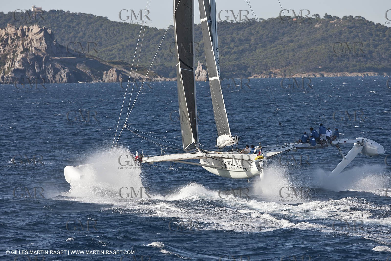 05 09 2009 - Hyères (FRA, 83) Hydroptère beat the overal sailing speed record with a run at 51,36 knts ( subjet to ratification by WSSRC)