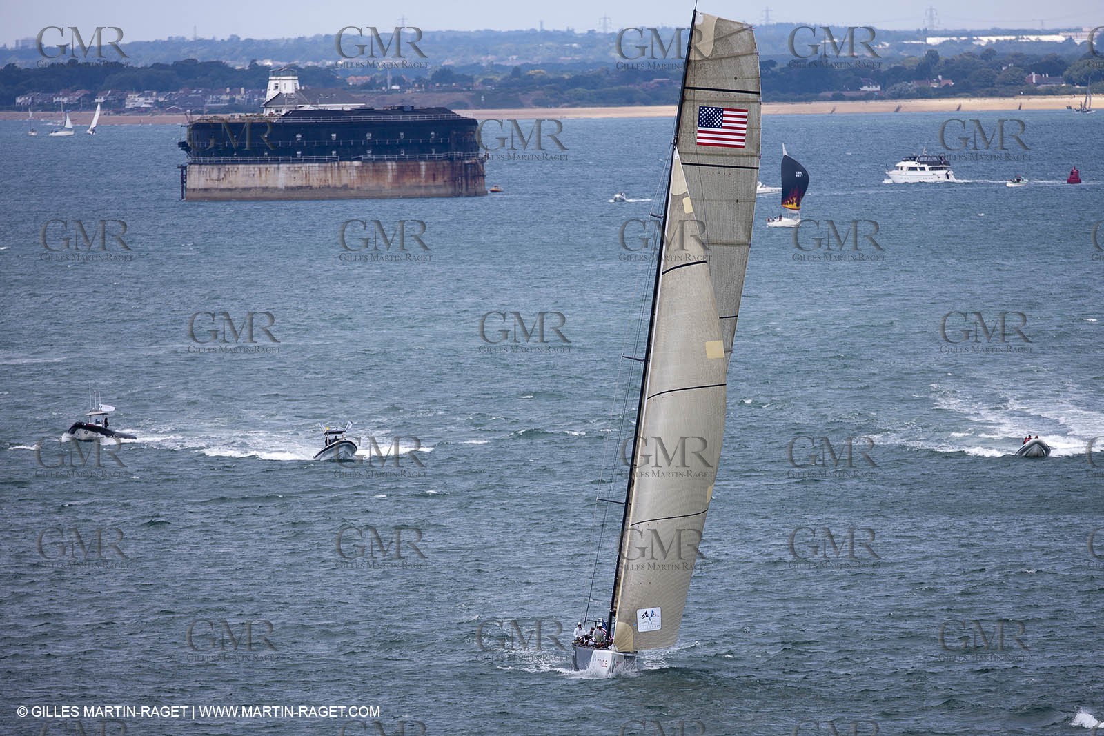 05 08 2010 - Cowes (UK, IOW) - The 1851 Cup -  BMW ORACLE Racing -  - Round The Island Race - Rounding No Man's Land fort.