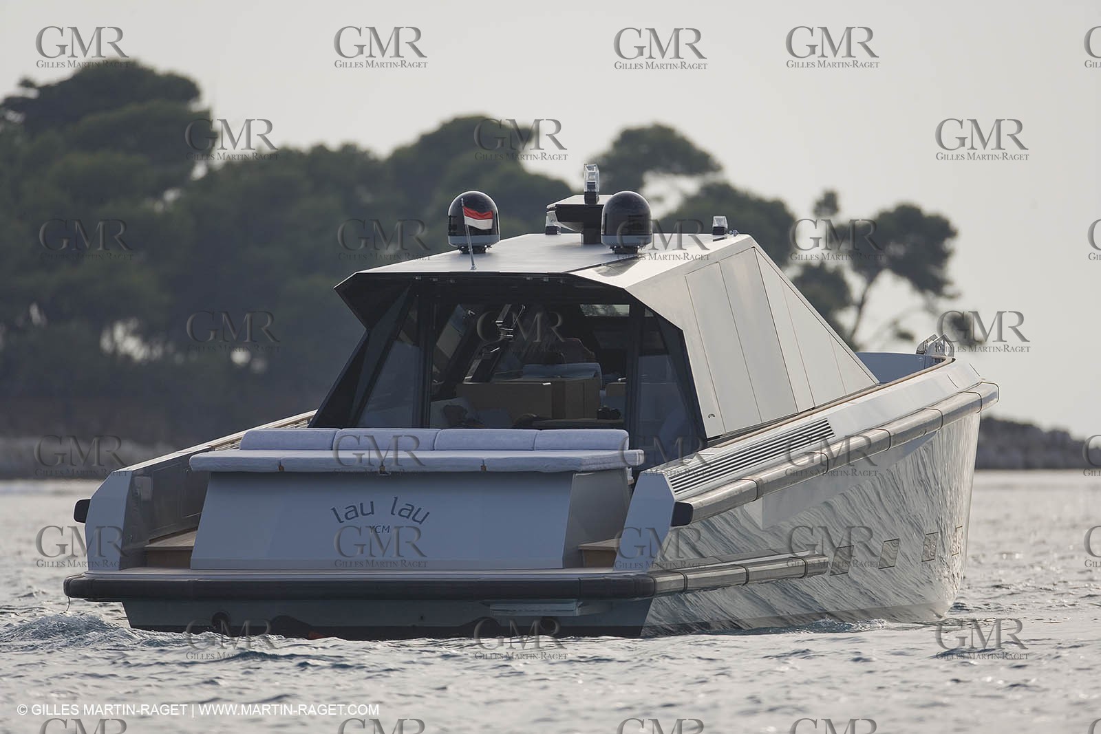 29 09 2007 - St Jean Cap Ferrat - Wally Yachts - Wally Power 70 - Lau Lau