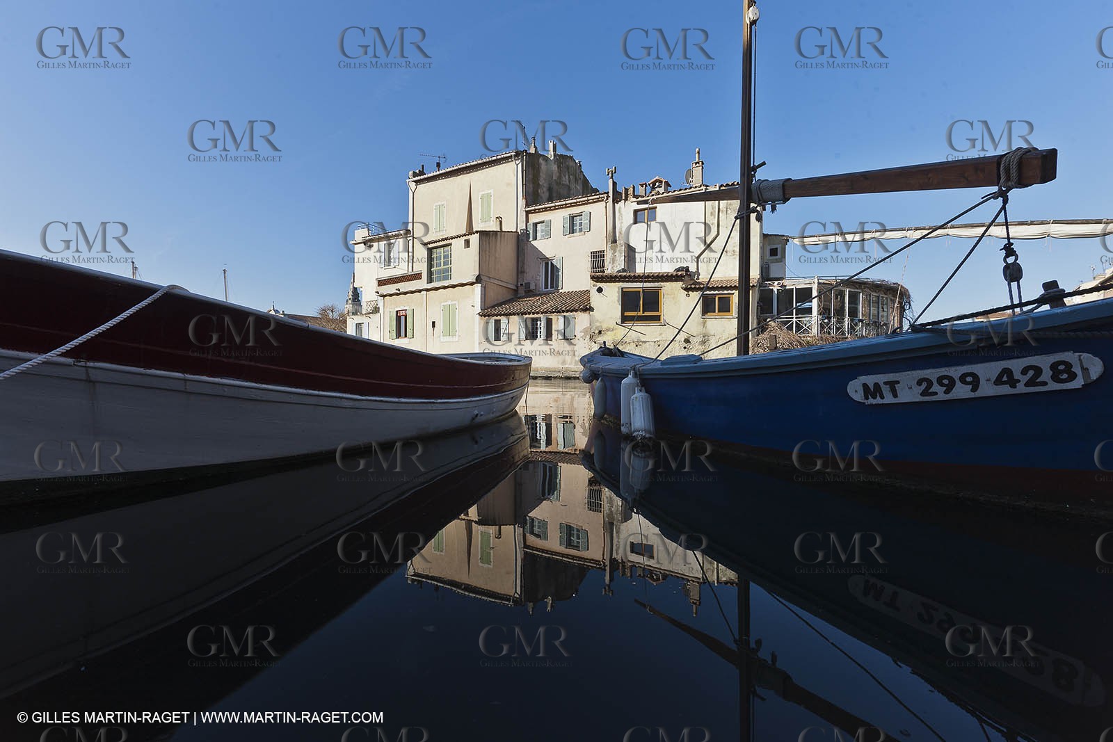 14 03 2012 - Martigues (FRA,13) - neighborhood Le Miroir (the mirror)