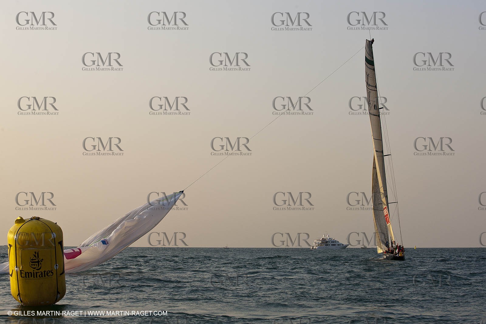 22 11 2010 - Dubai (UAE) - Dubai Louis Vuitton Trophy -  Round 2 - BMW ORACLE Racing Vs Emirates Team New Zealand