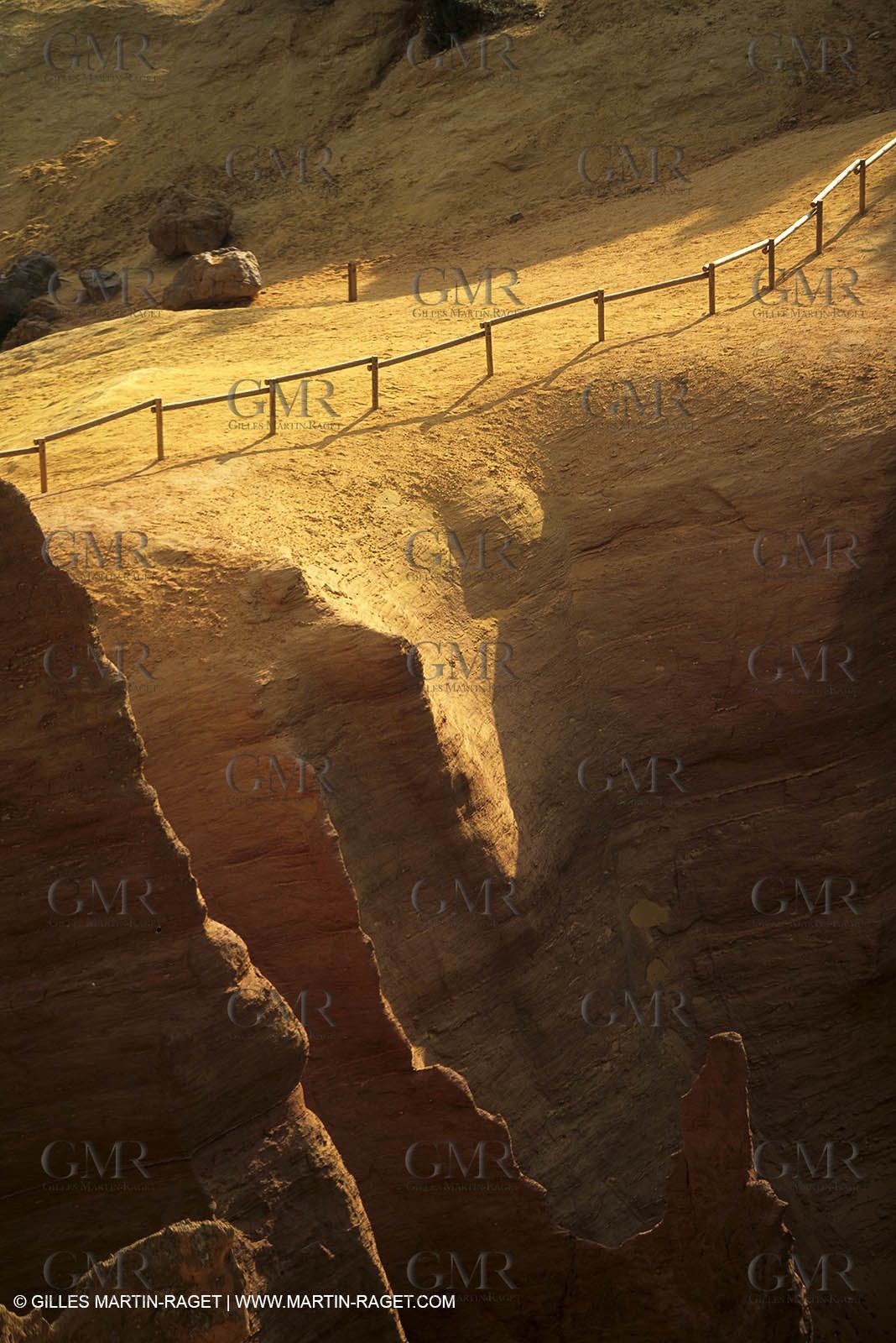 France, Provence, Luberon, Carrières d'ocre près d'Apt, ocher stone pit near Apt