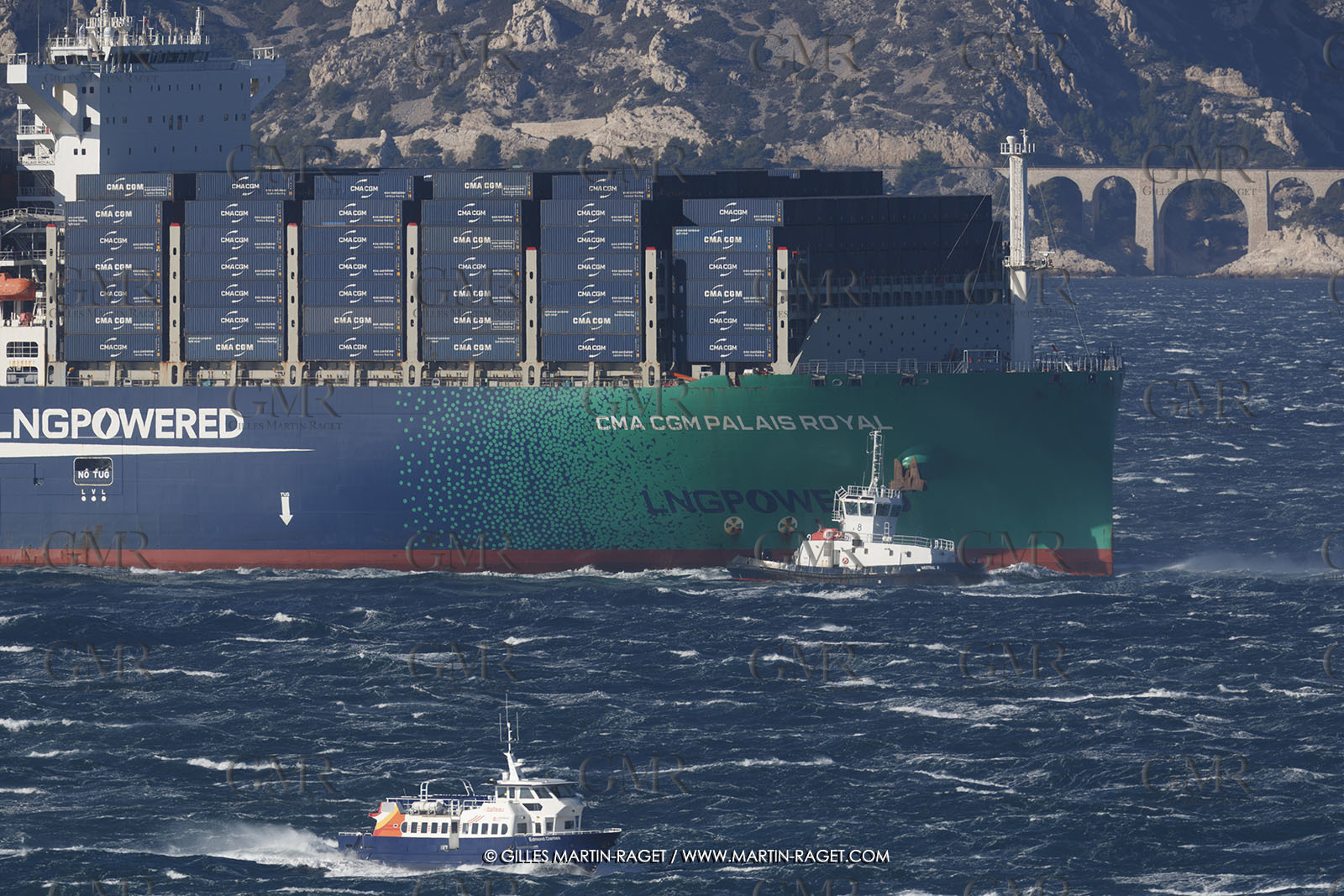 14 12 2023, Marseille (FRA), arrivée du Palais Royal, porte container armé par la CMA CGM, navire de 400 mètres de long, 67 mètres de large, qui transporte 23 000 conteneurs avec propulsion au GNL