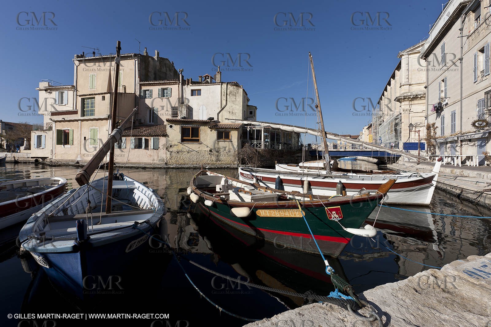 14 03 2012 - Martigues (FRA,13) - neighborhood Le Miroir (the mirror)