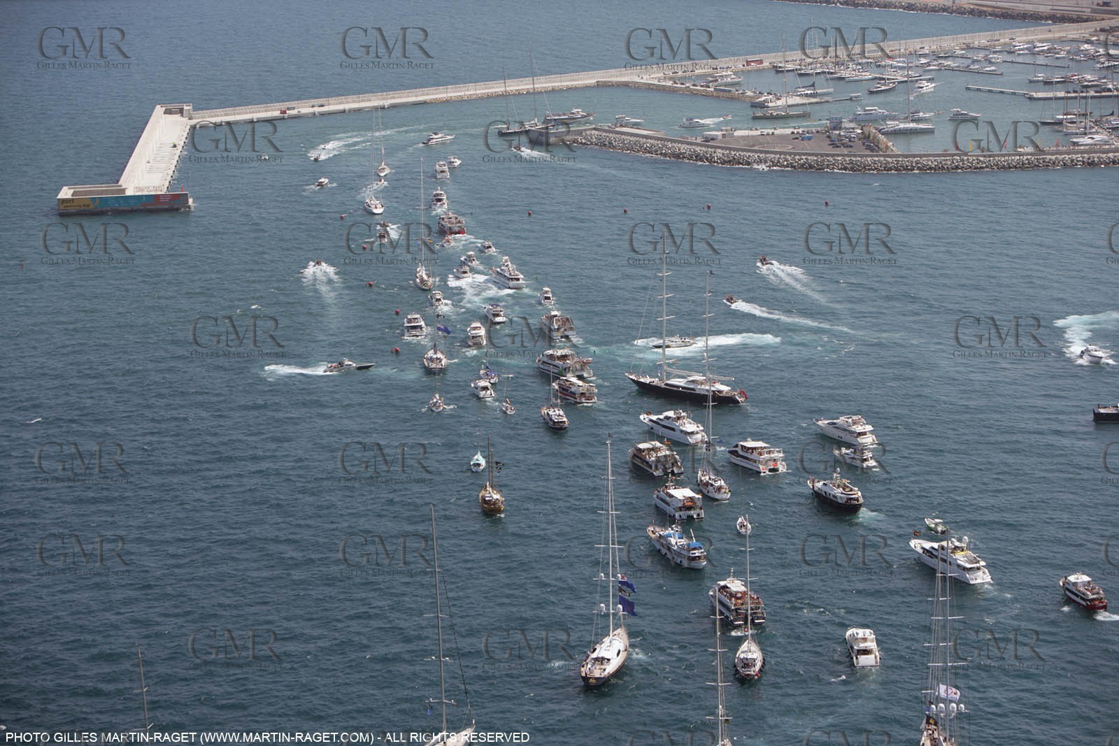 2' 06 2007-Valencia (Spain)- 32nd America's Cup - Final Match - Day 2