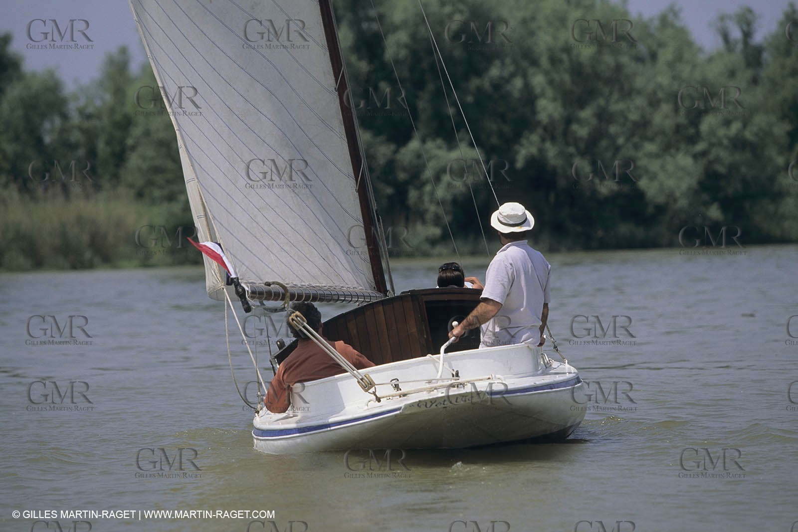 Petits yachts classiques, small classic yachts