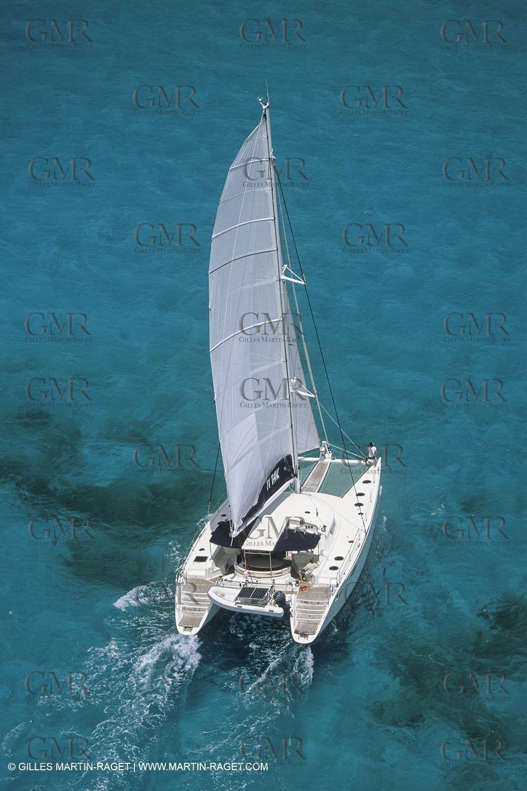 Sailing, cruising, multihull under sail