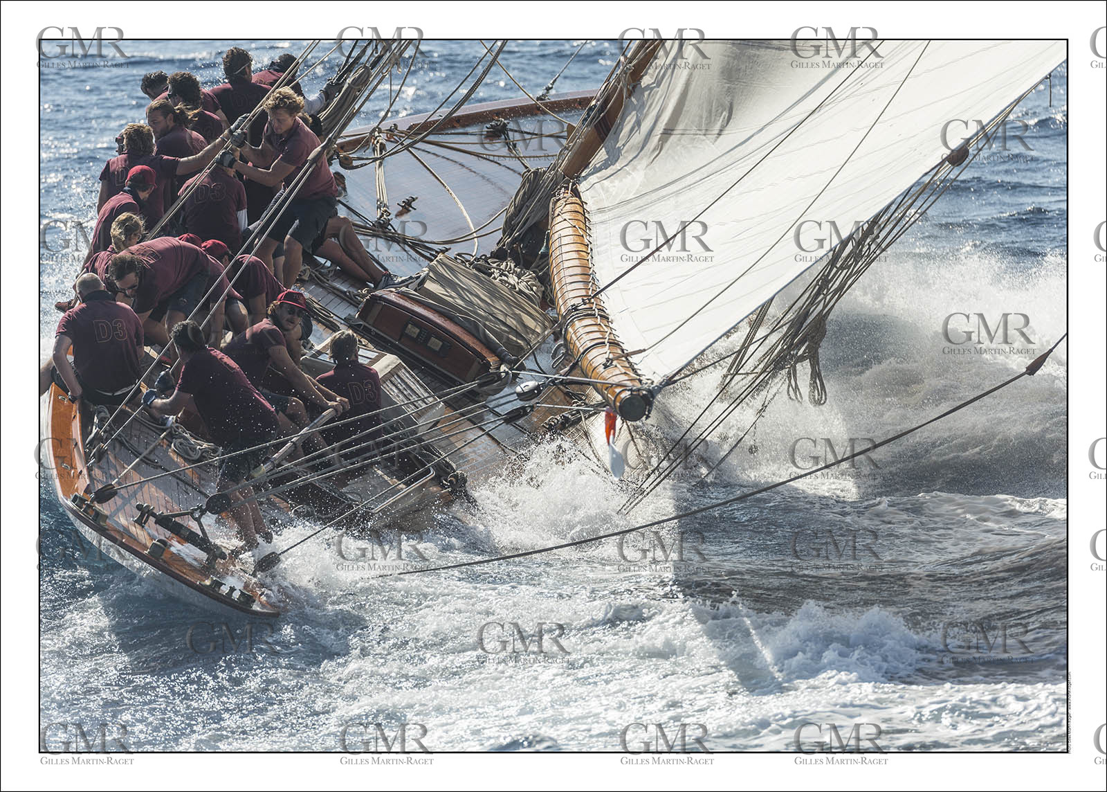 Produit : Tirage photo réalisé par nos soins sur imprimante jet d'encre professionnelle Epson à partir de 8 encres ultrachrome inaltérables (label Digigraphie).Formats au choix : . 30x40 cm. 50x70 cm. 80x120 cm.Choix des papiers :. Papier standard brillant 250 gr., filet noir, marge blanche, tirage non signé. Papier haut de gamme satiné 290 gr. filet noir, marge blanche, tirage vérifié et signé par l'auteur.. Autres supports (canvas, acrylique, dibond) sur demandeConditionnement : tube cylindrique renforcé.Options pour l'expédition : . colissimo + dépôt boîte aux lettres (France uniquement). Colissimo avec signature à réception. Transporteur express (2 jours ouvrés) avec signature à réceptionCliquez sur caddie pour sélectionner votre formule et démarrer la procédure de commande en ligne